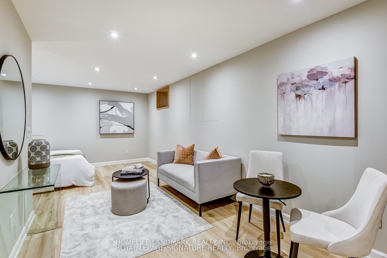 28 Garnock Avenue SE Lower, Toronto, ON M4K 1K5 photo 4