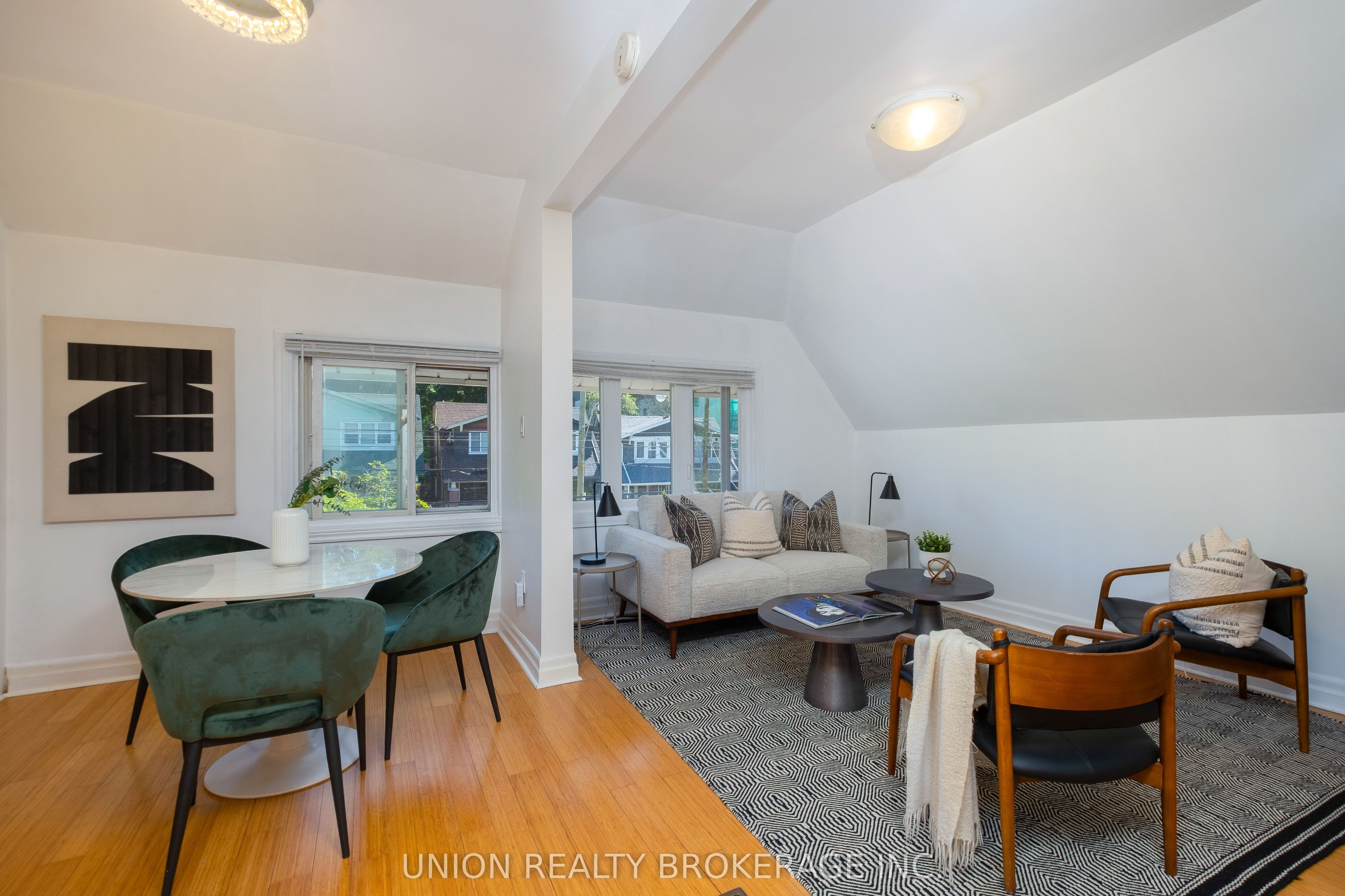 394 Coxwell Avenue, Toronto, ON M4L 3B7 photo 4