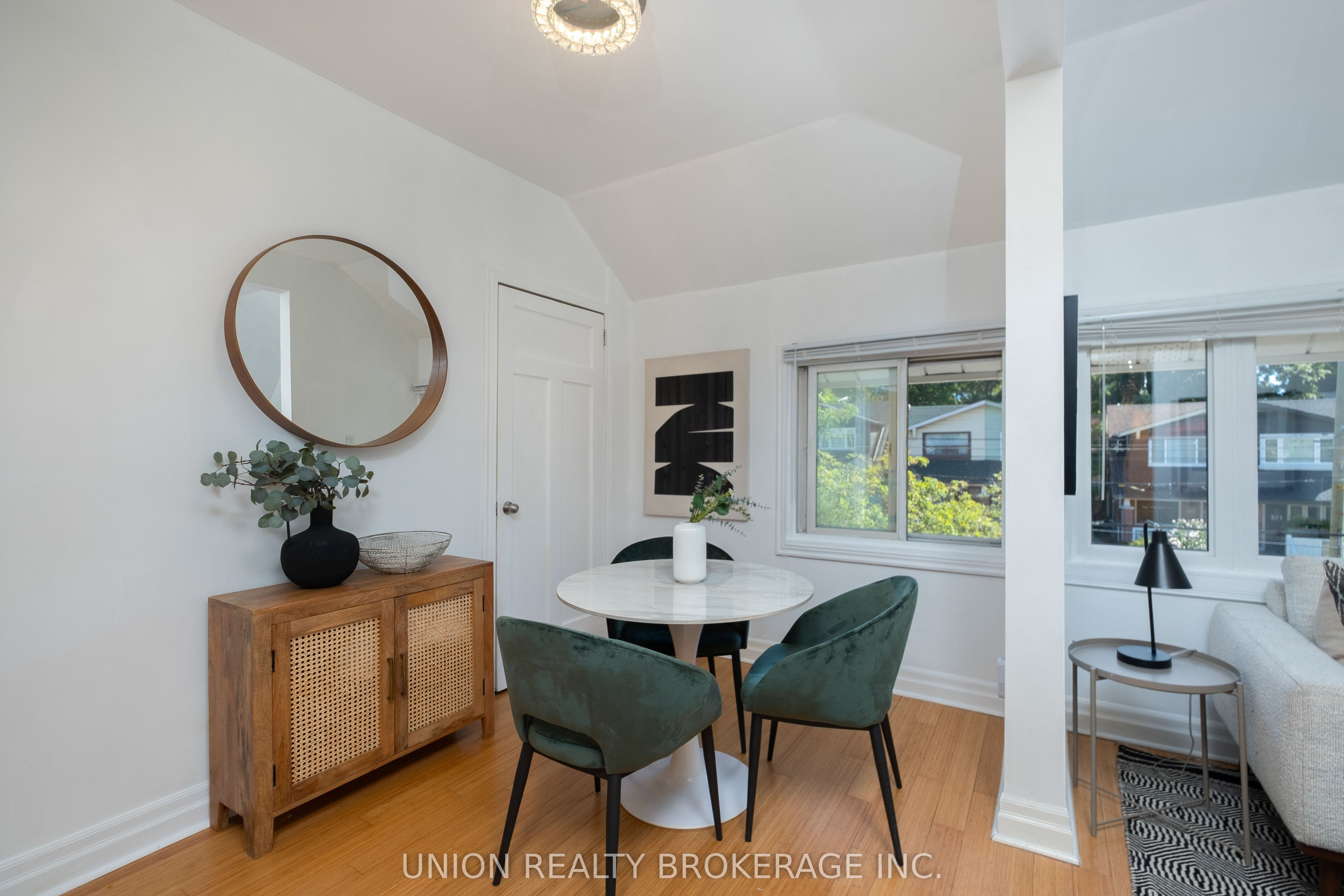 394 Coxwell Avenue, Toronto, ON M4L 3B7 photo 5