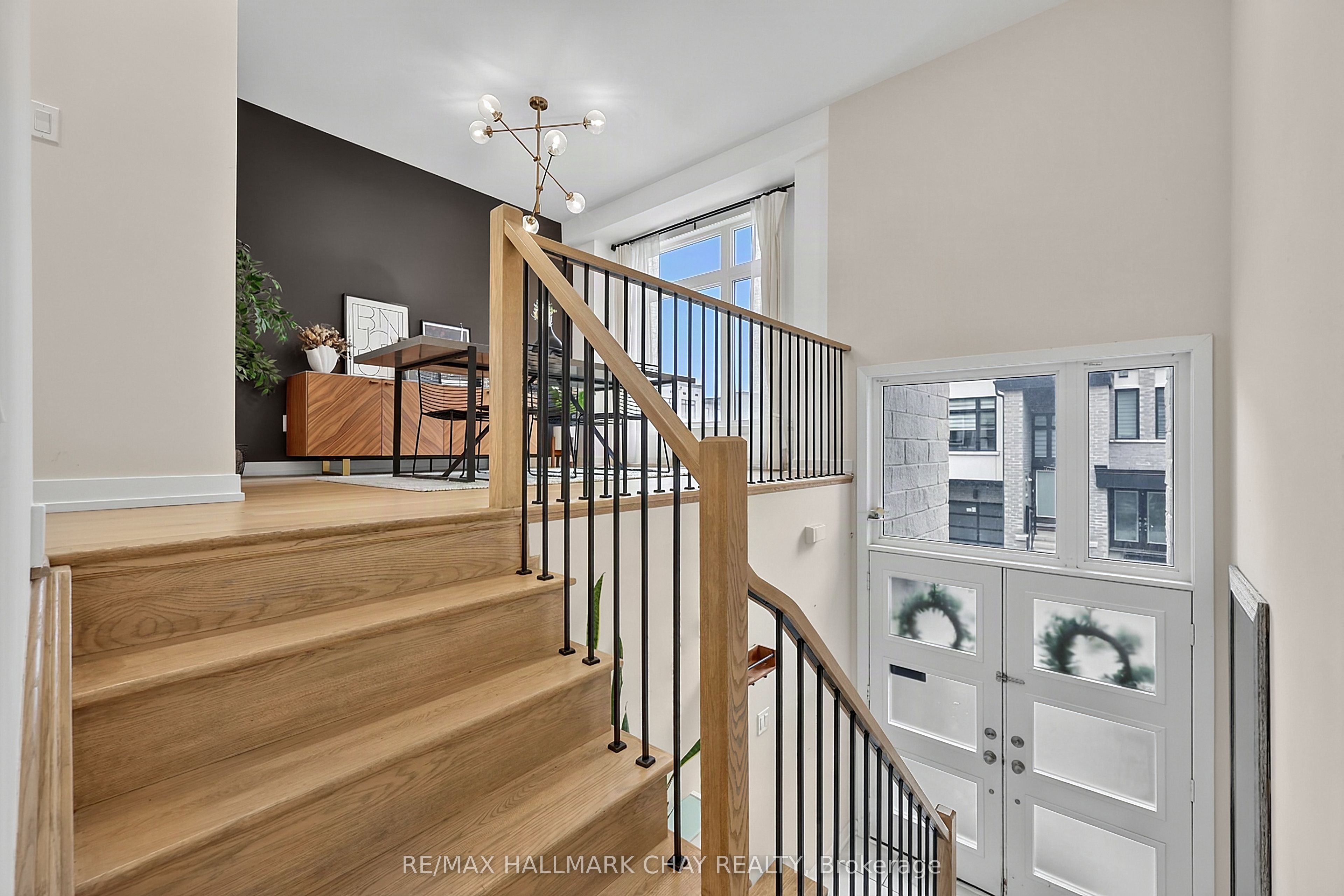 2526 Castlegate Crossing, Pickering, ON L1X 0H6 photo 3