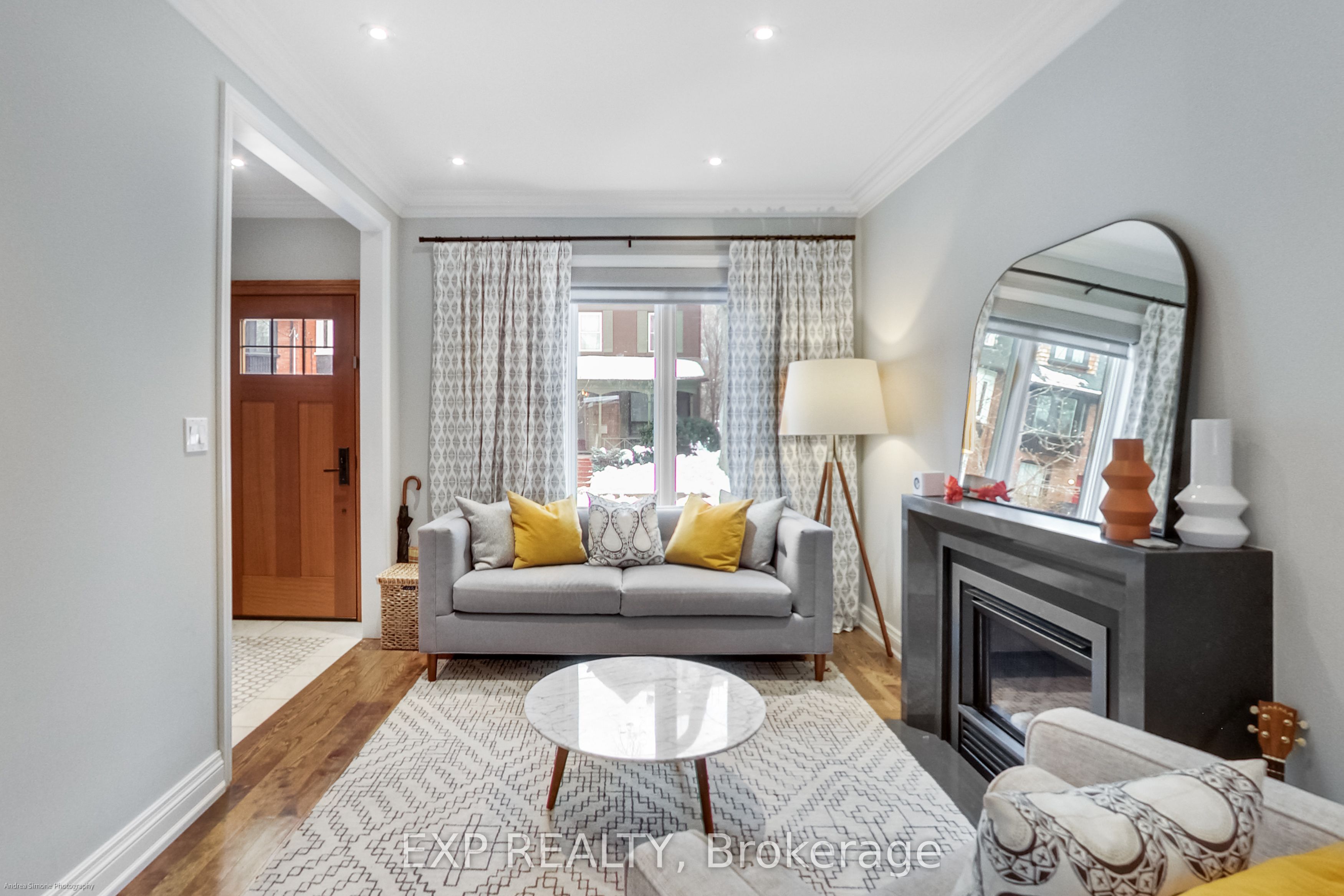 64 West Avenue, Toronto, ON M4M 2L8 photo 3