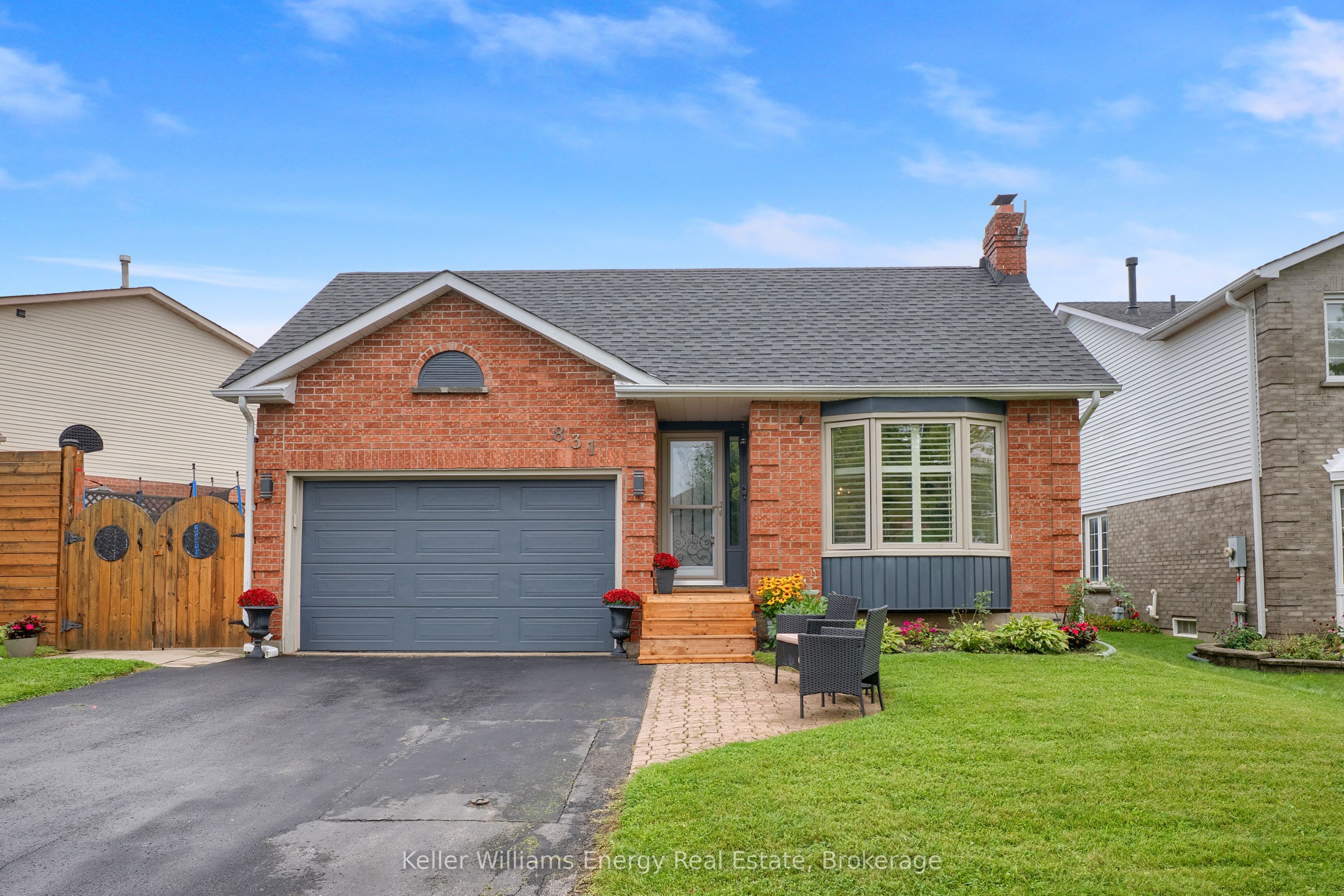 831 Lavis Street, Oshawa, ON L1K 1W8 photo 2