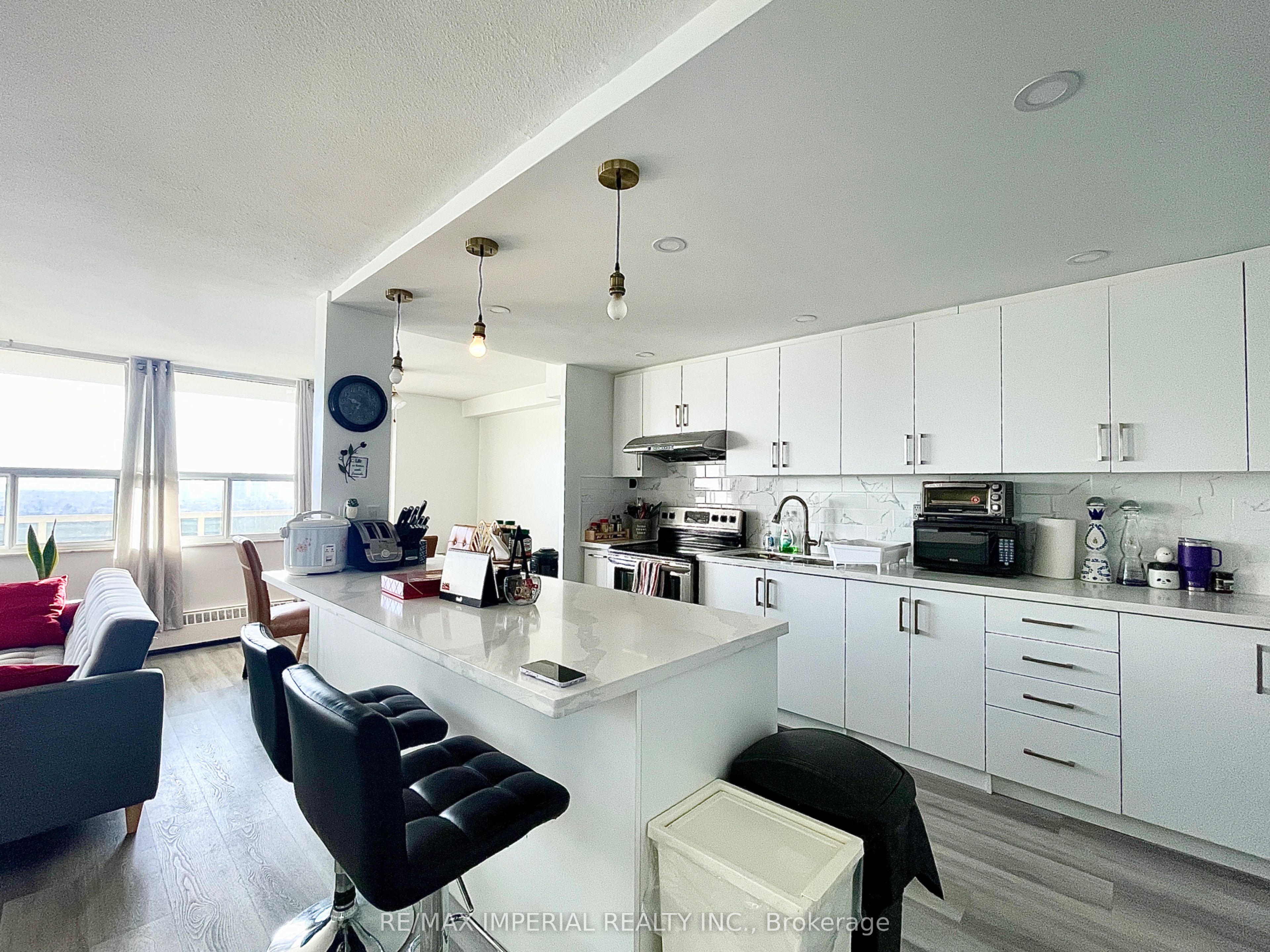270 Palmdale Drive 1807, Toronto, ON M1T 3N8 photo 2