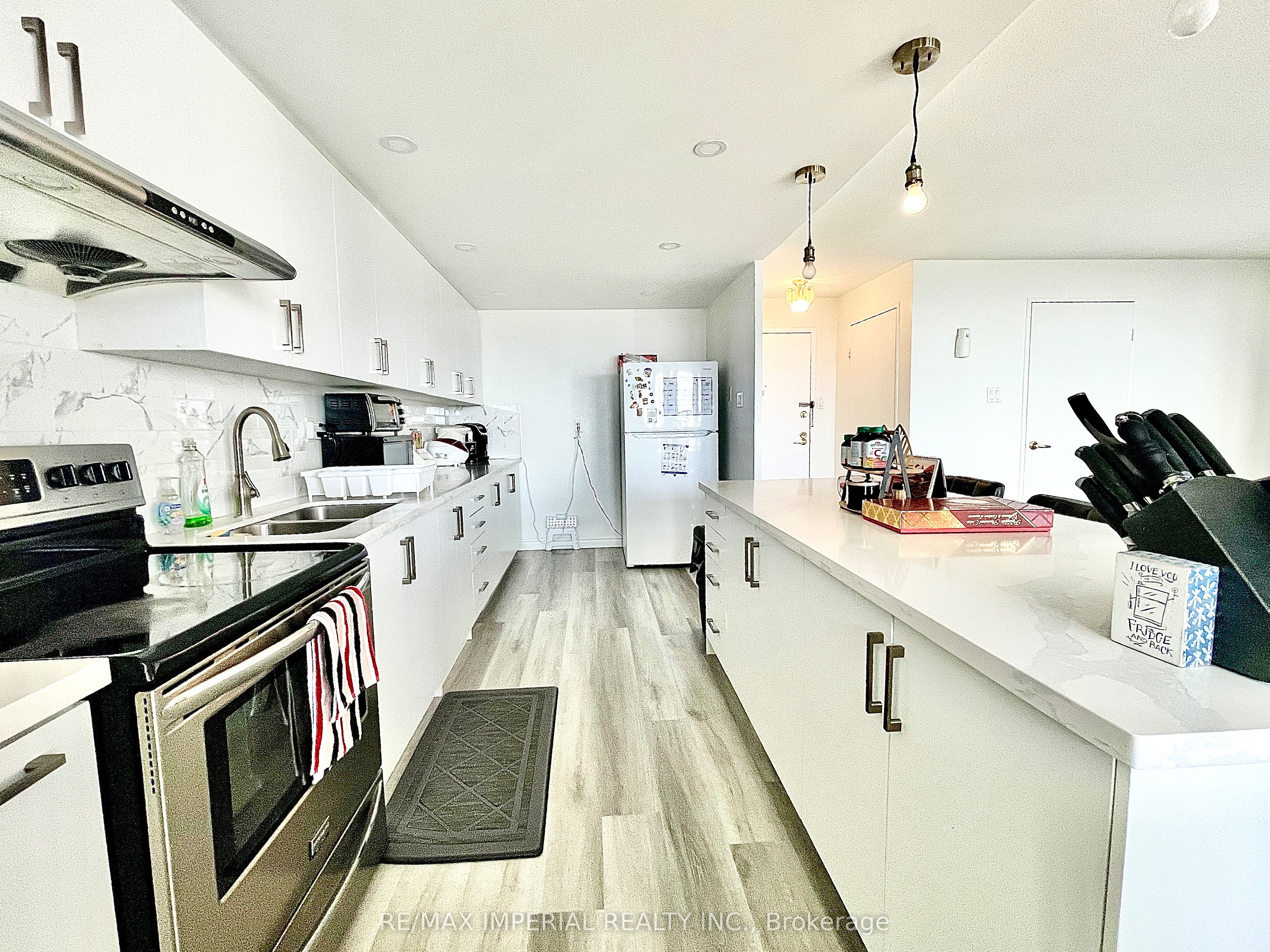 270 Palmdale Drive 1807, Toronto, ON M1T 3N8 photo 4