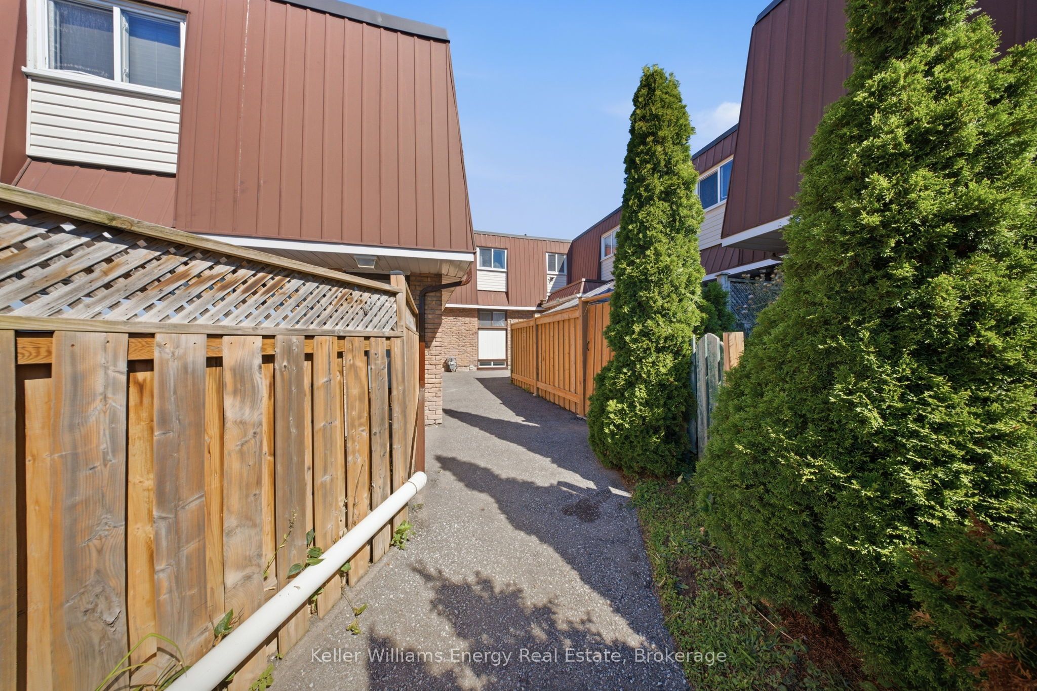 1333 Mary Street N 58, Oshawa, ON L1G 6Z3 photo 2