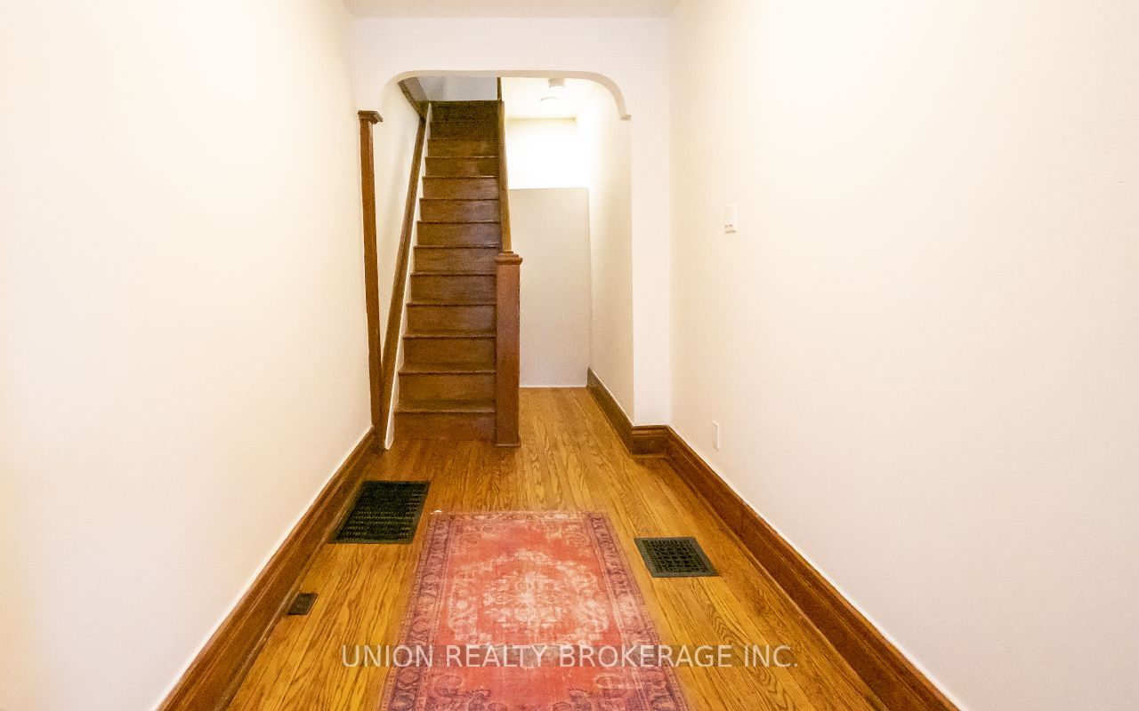 368 Main Street Upper (Unit A), Toronto, ON M4C 4X8 photo 4