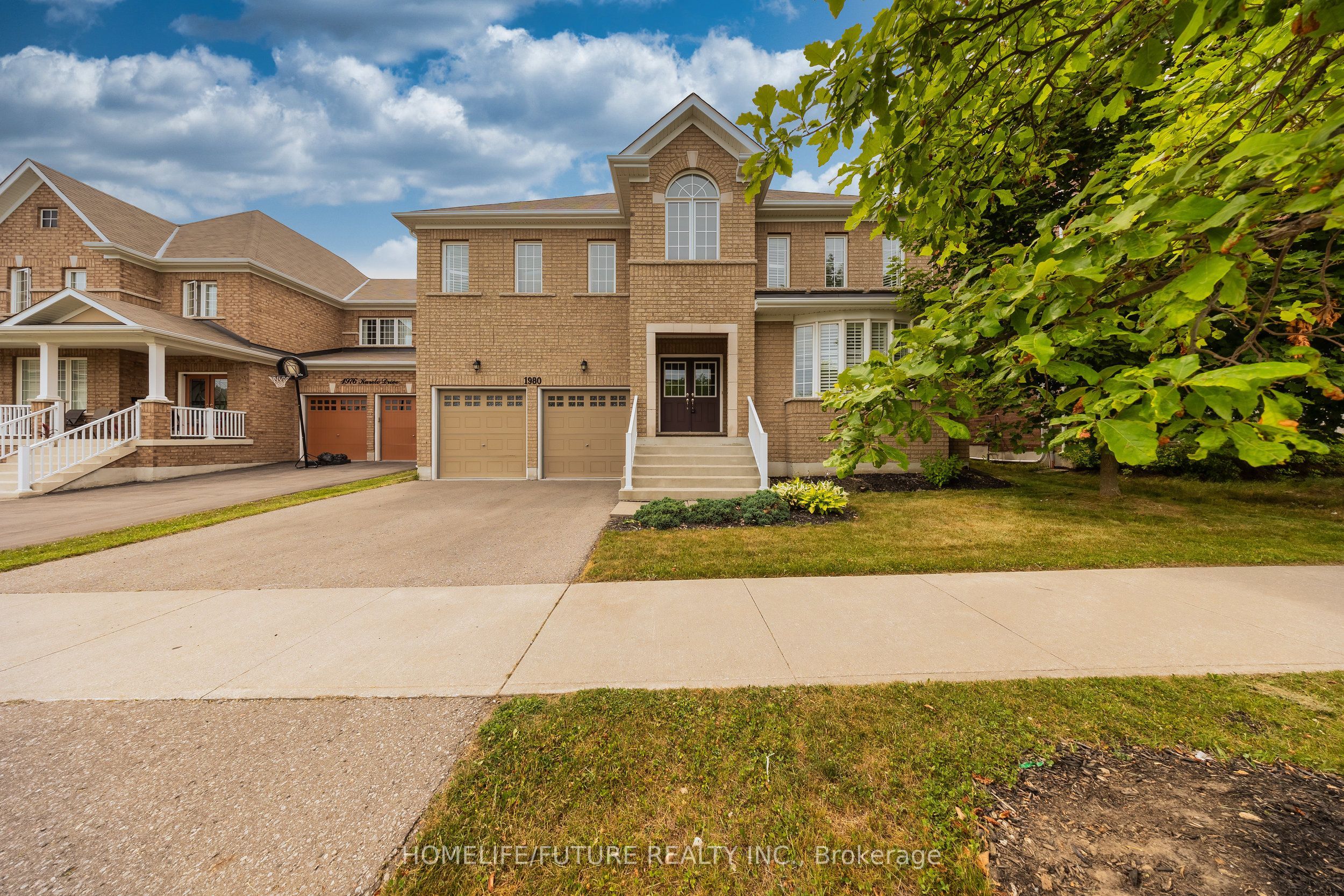 1980 Kurelo Drive, Oshawa, ON L1K 0W8