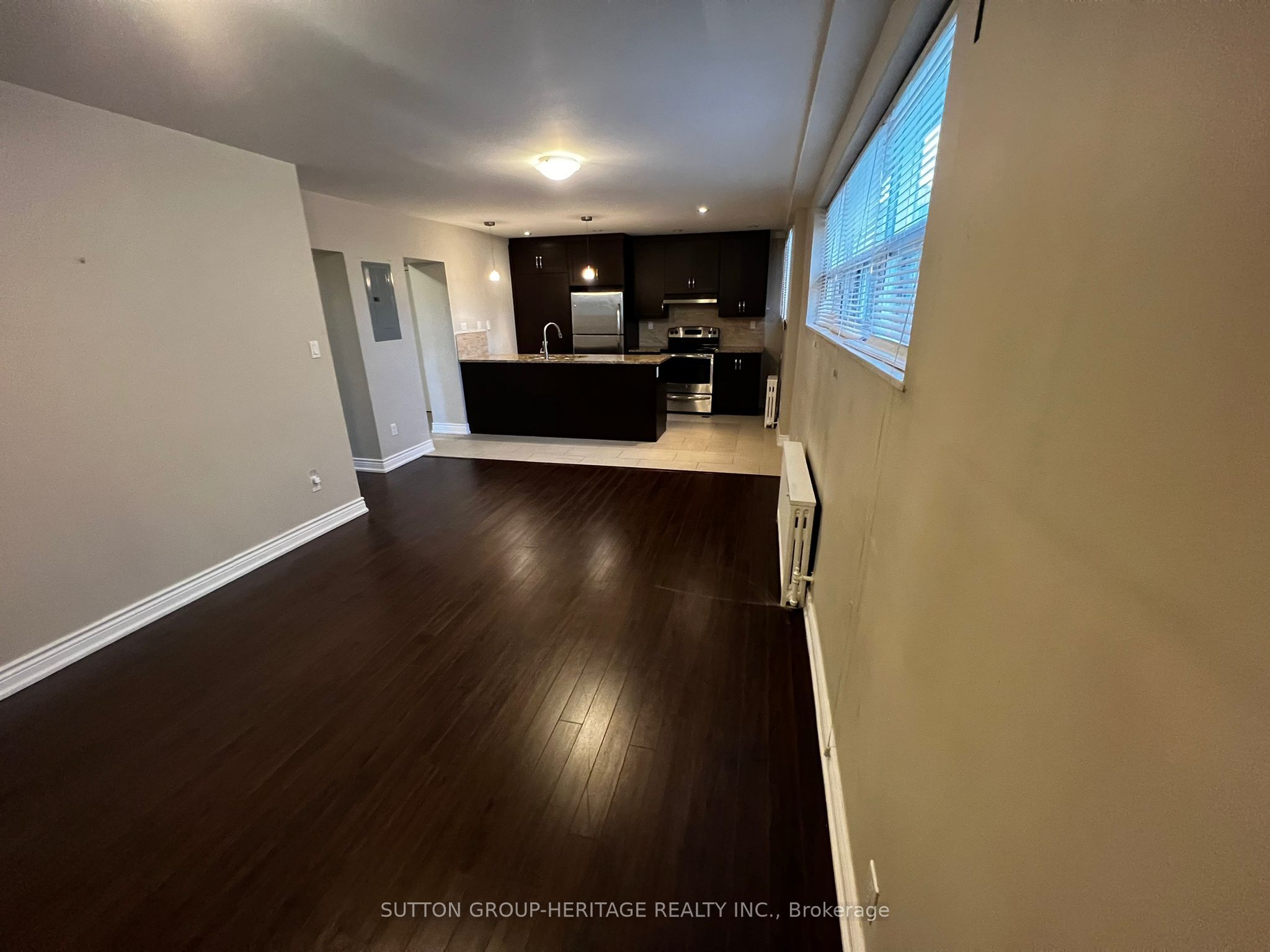 10 Donora Drive 301, Toronto, ON M4B 1B4 photo 3