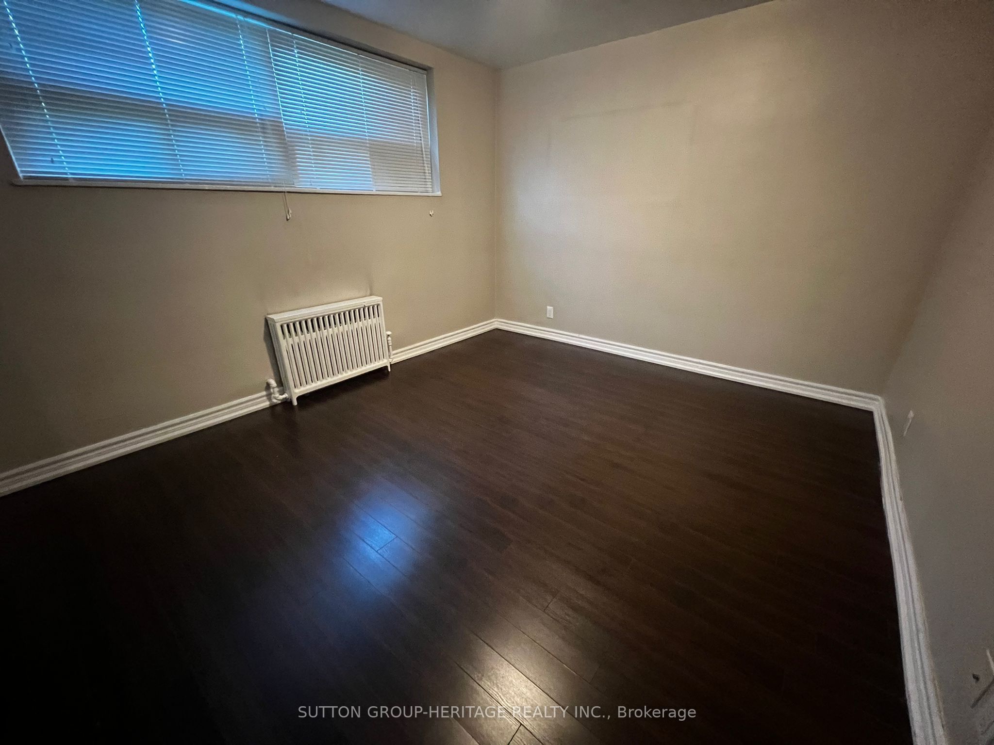 10 Donora Drive 301, Toronto, ON M4B 1B4 photo 5