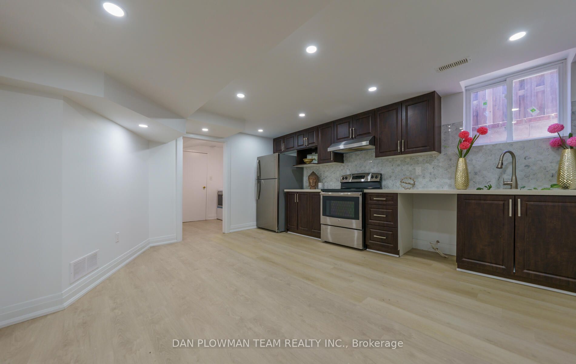 10 Pardon Avenue, Whitby, ON L1P 1V1