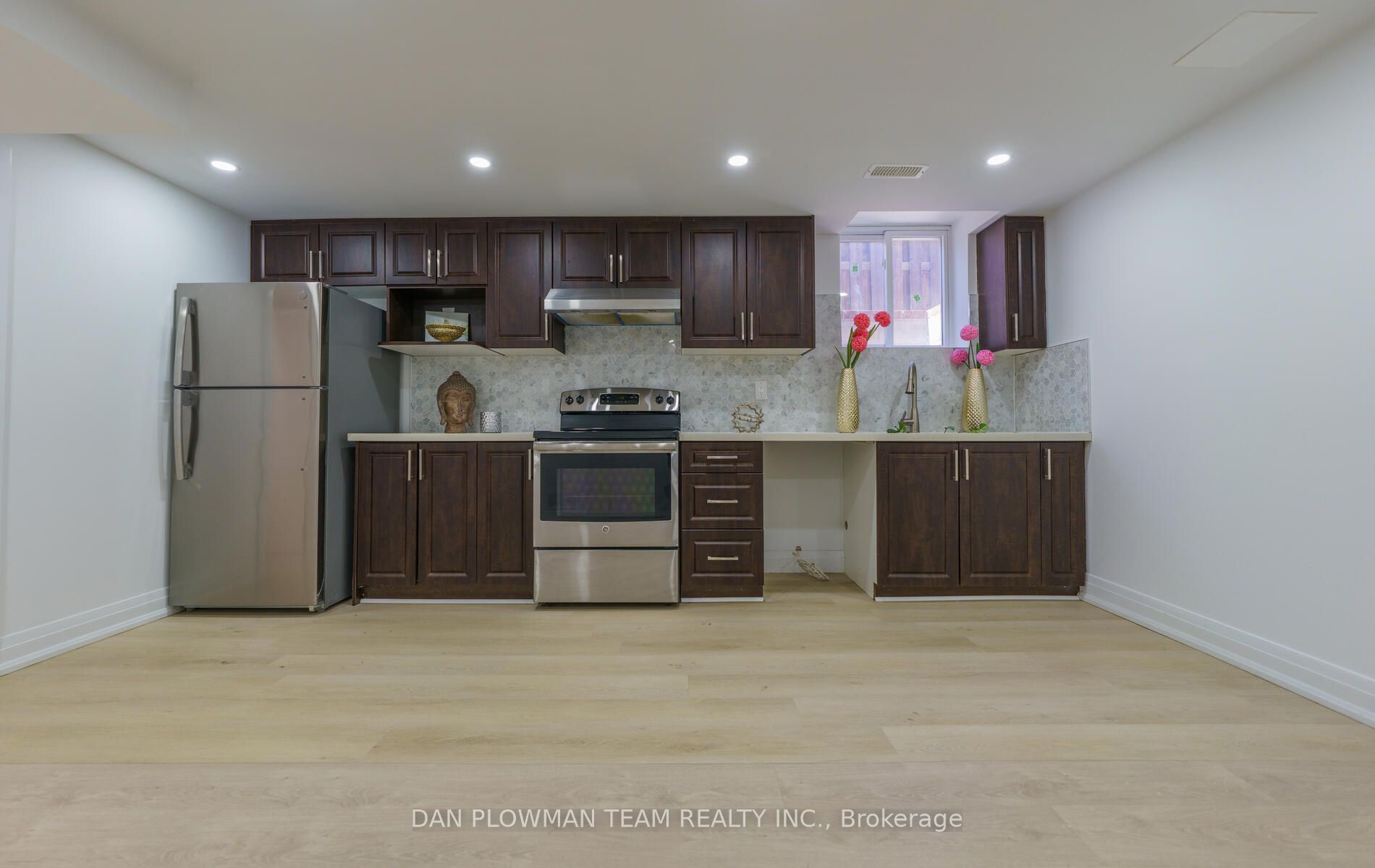 10 Pardon Avenue, Whitby, ON L1P 1V1 photo 2
