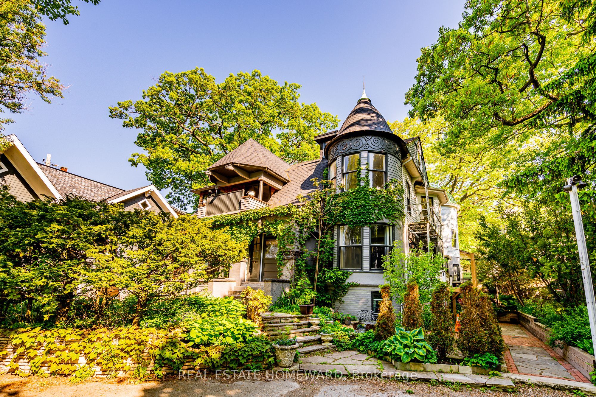 3025 Queen Street E, Toronto, ON M1N 1A5 photo 2