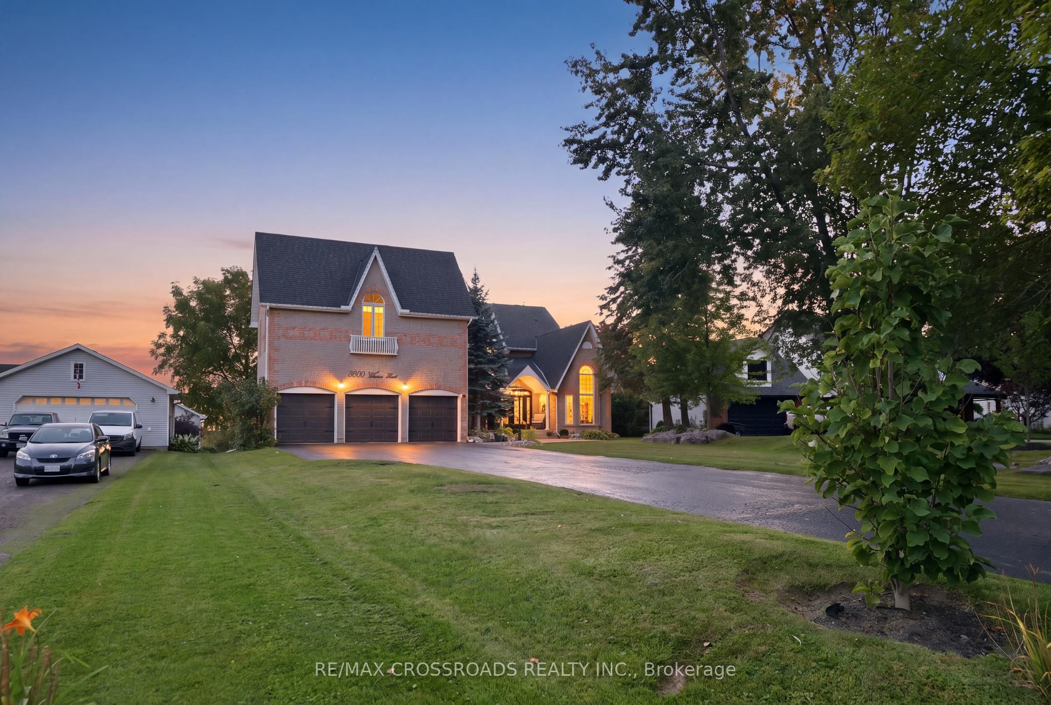5050 William Street, Pickering, ON L1Y 1B7