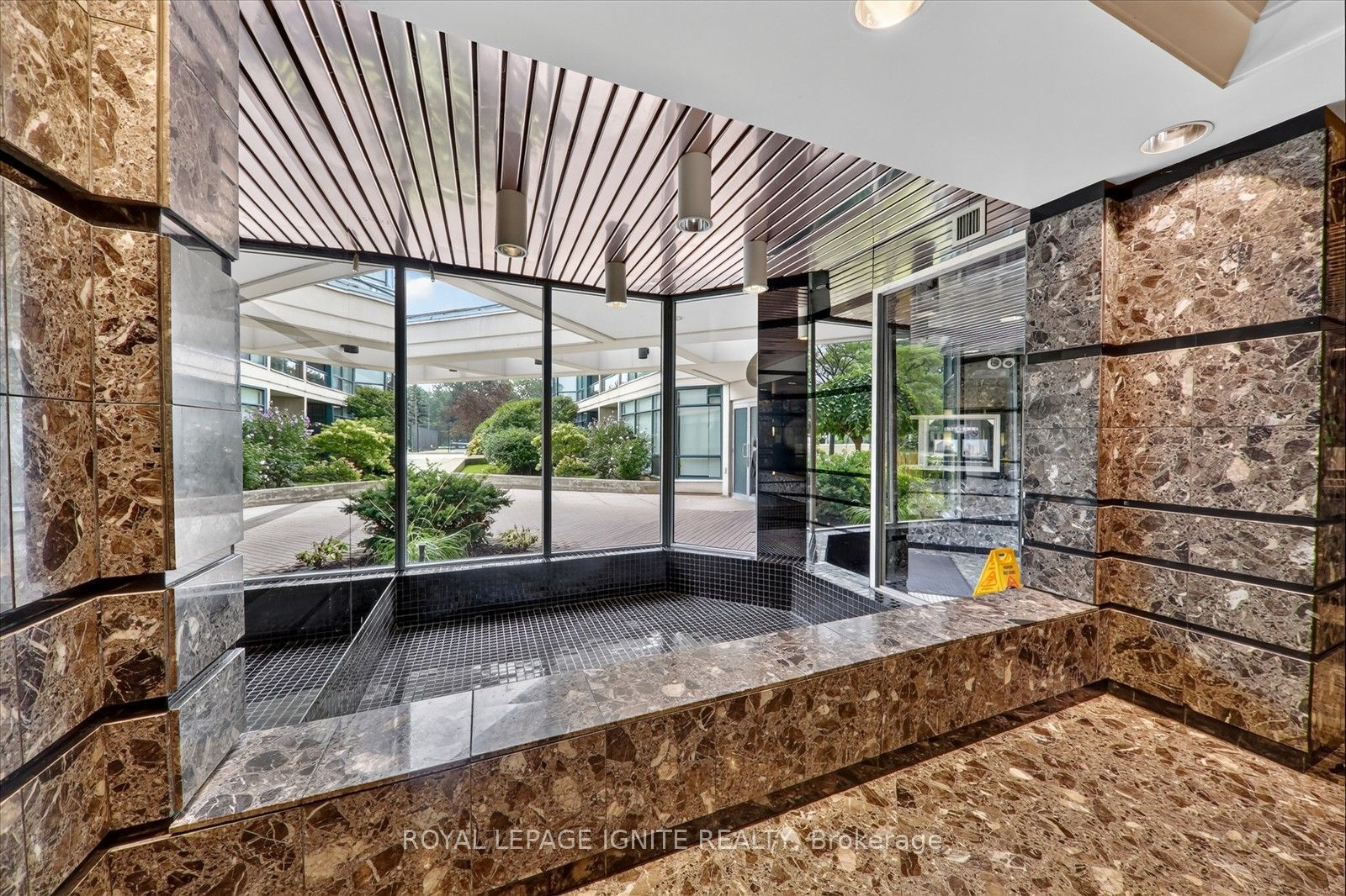 4725 Sheppard Avenue E 809, Toronto, ON M1S 5B2 photo 3