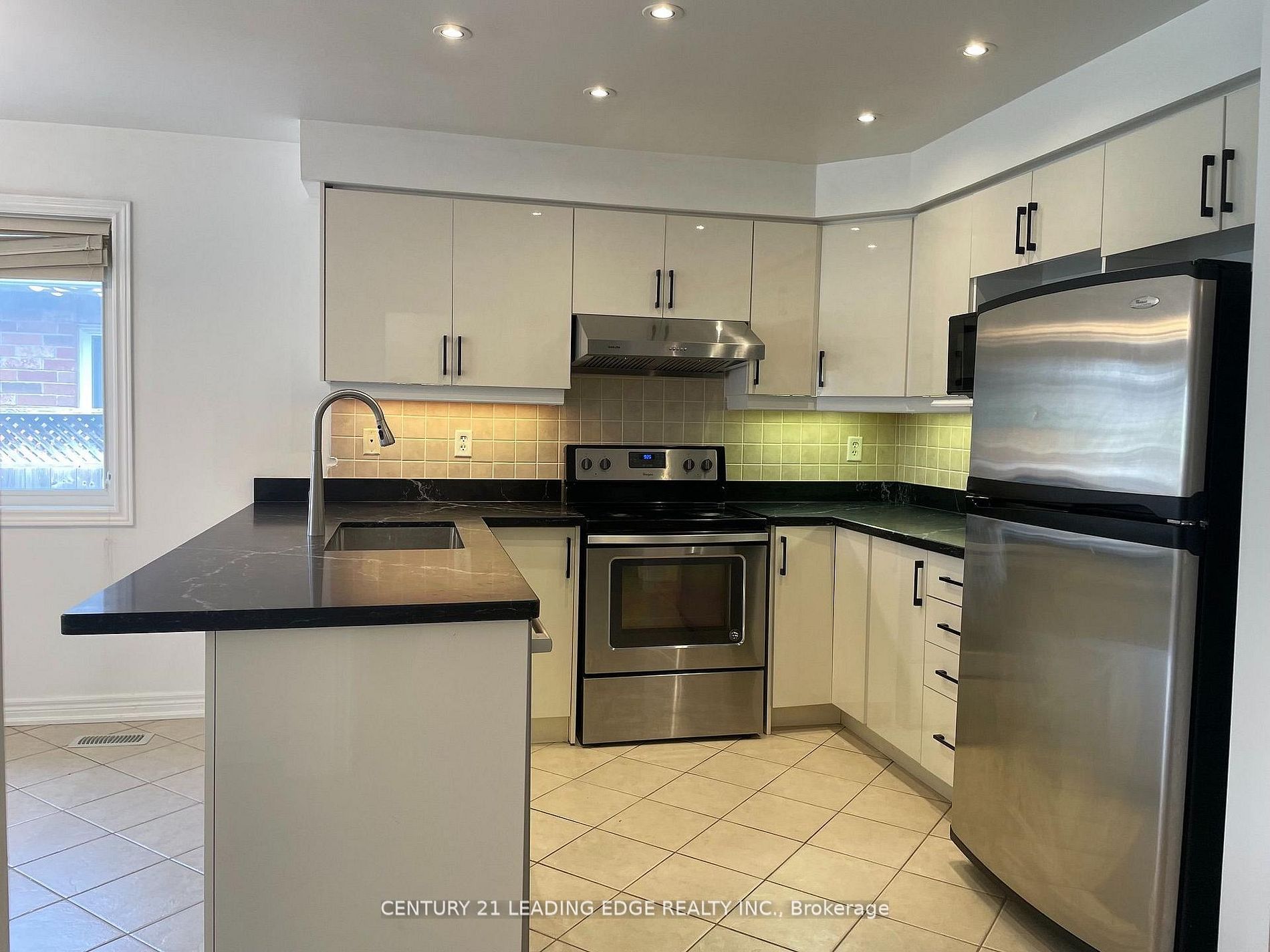 29 Pardon Ave Avenue, Whitby, ON L1P 1V1 photo 5