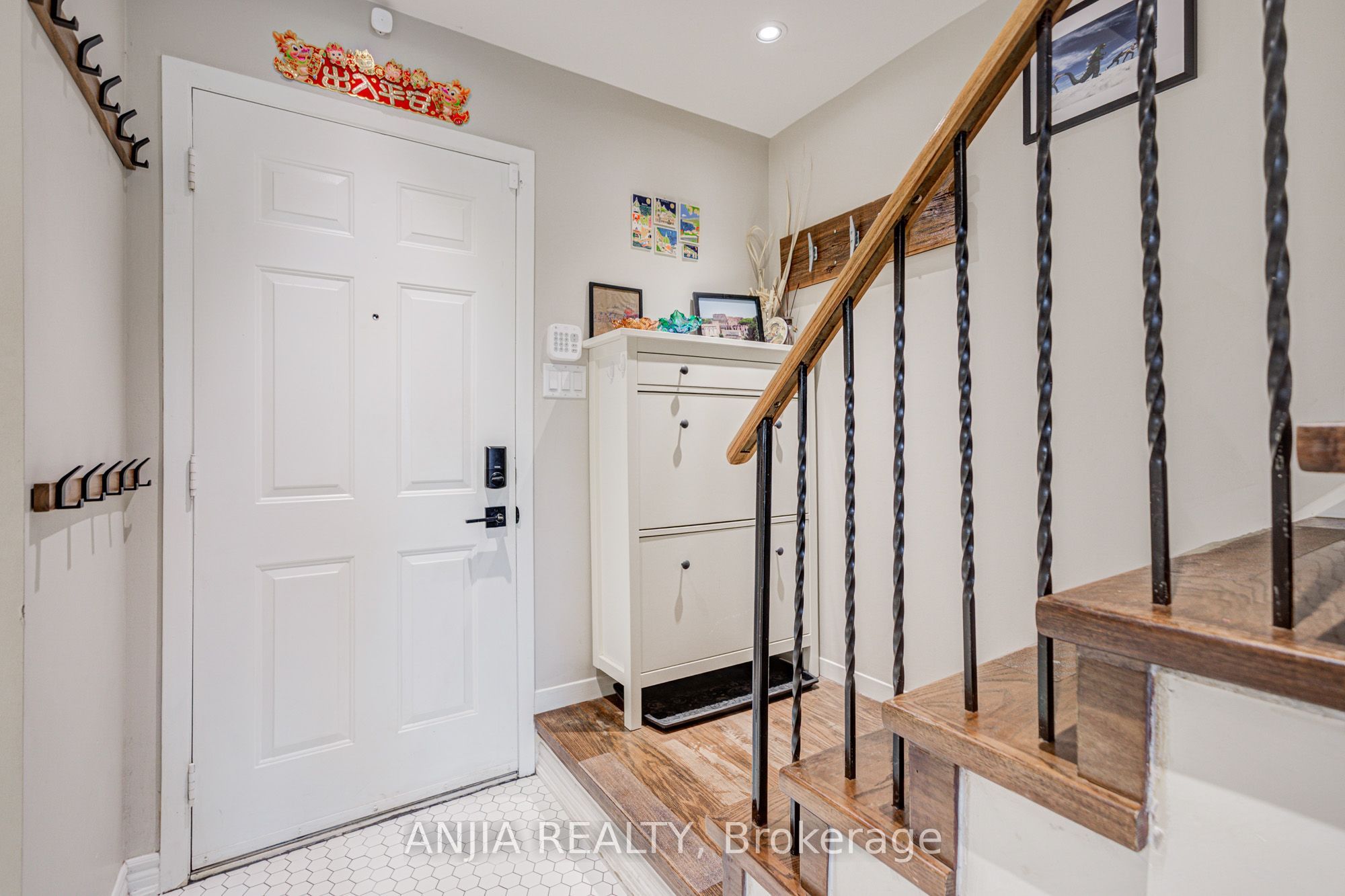 8 Maresfield Drive, Toronto, ON M1V 2X1 photo 2