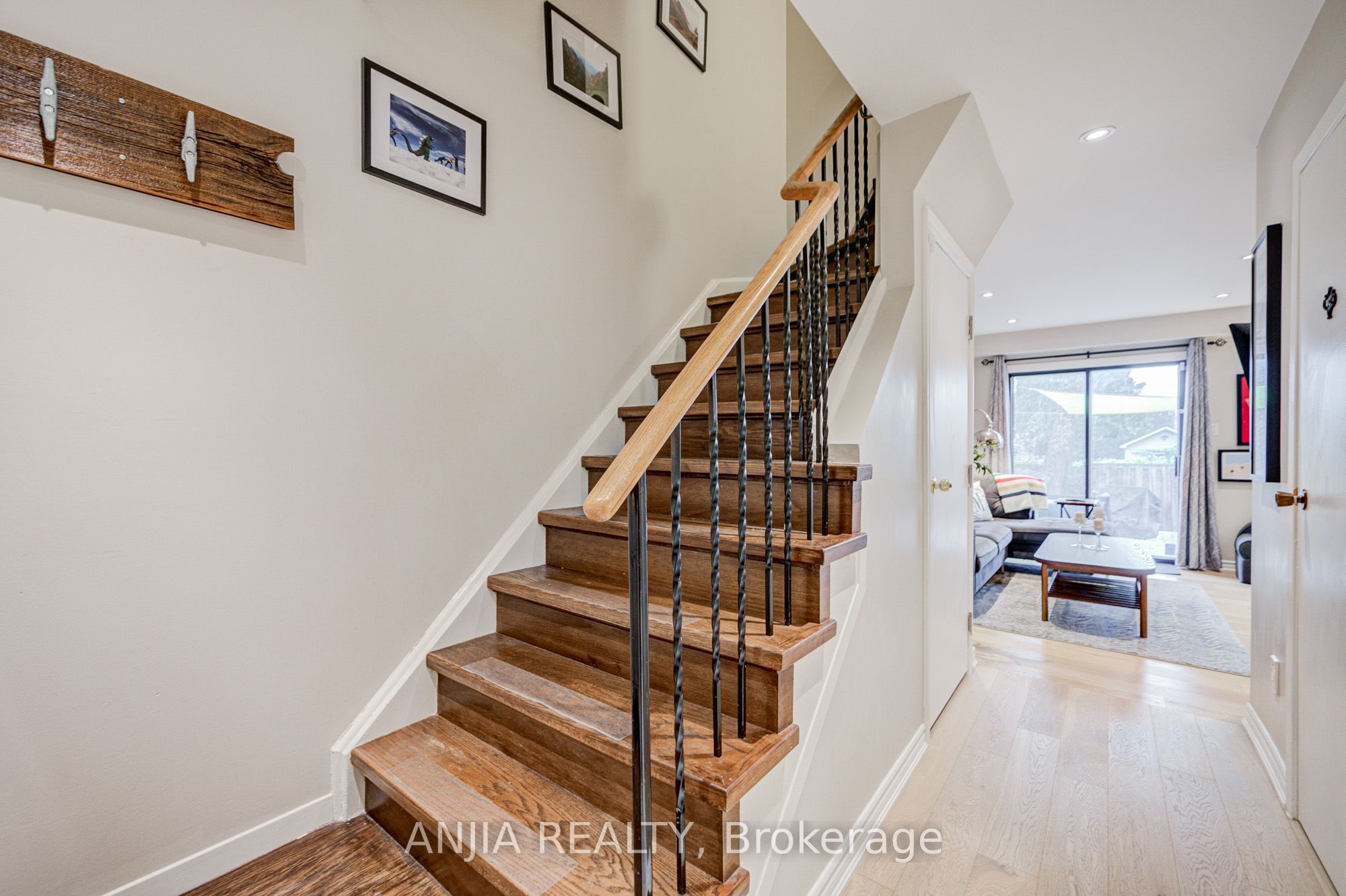 8 Maresfield Drive, Toronto, ON M1V 2X1 photo 3