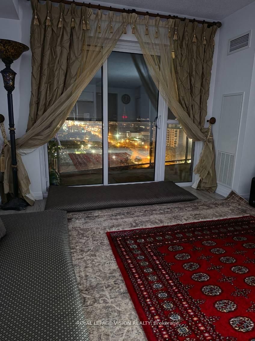 2150 Lawrence Avenue 1812, Toronto, ON M1R 3A7 photo 3