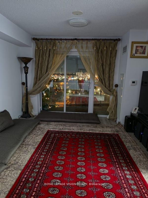 2150 Lawrence Avenue 1812, Toronto, ON M1R 3A7 photo 4