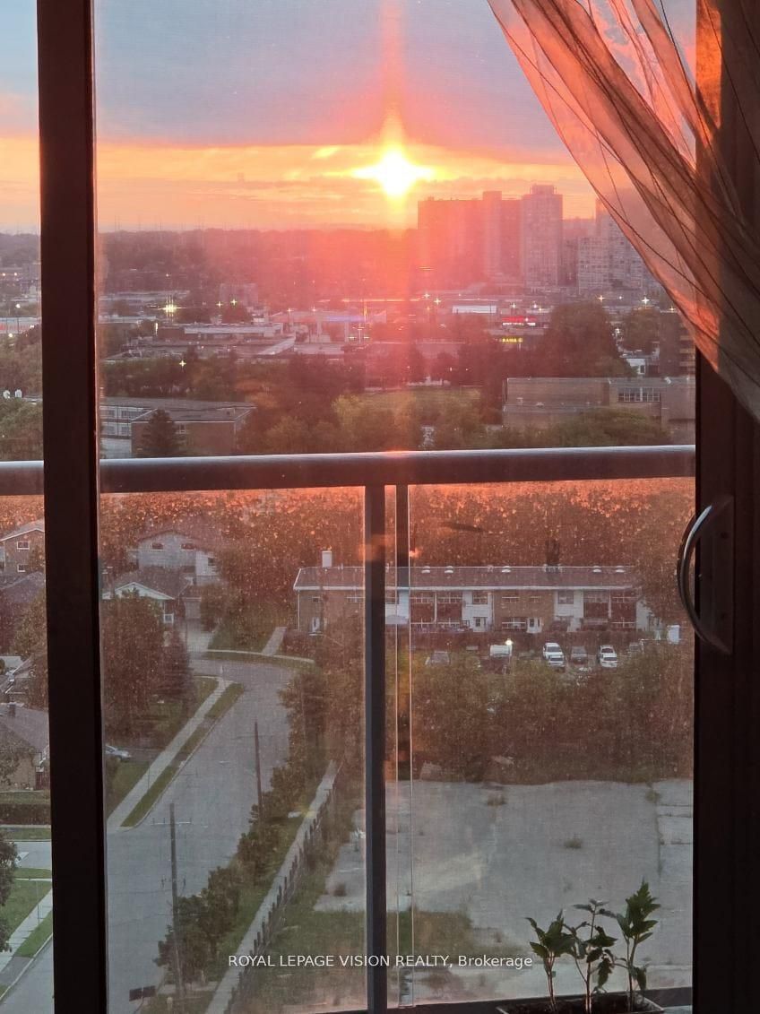 2150 Lawrence Avenue 1812, Toronto, ON M1R 3A7 photo 5