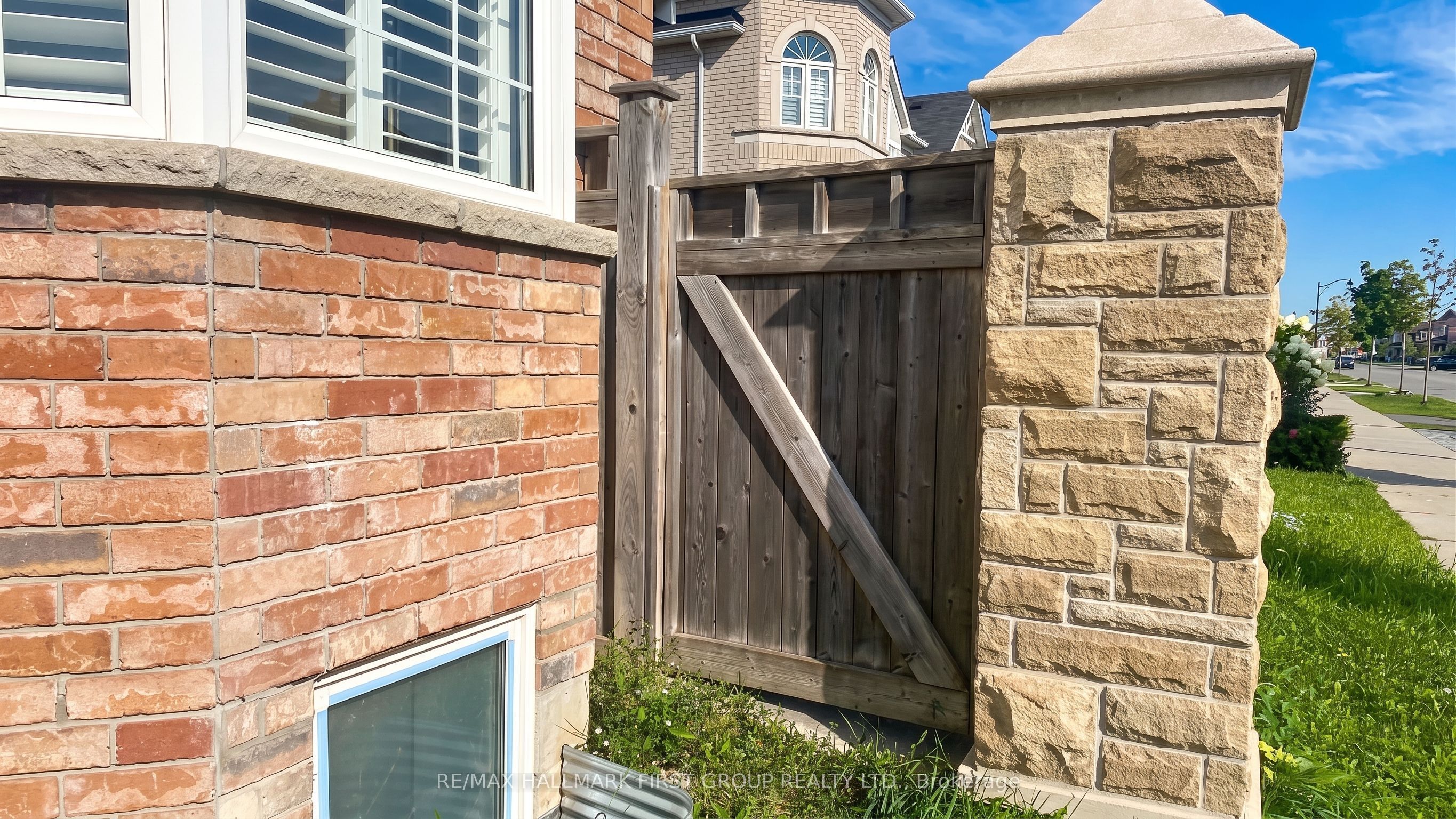 40 Crellin (First Floor) Street, Ajax, ON L1Z 0P1 photo 2