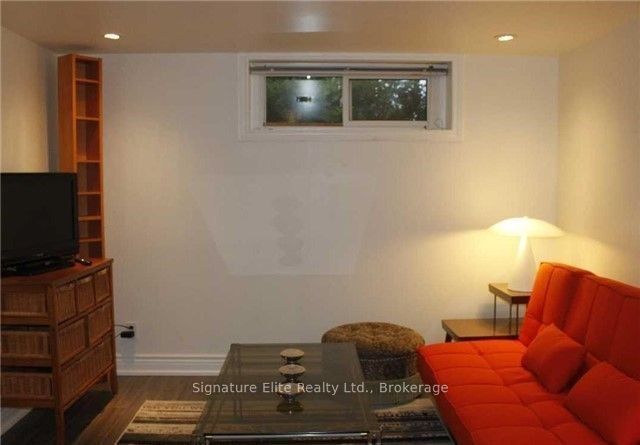 230 Clonmore Drive Lower, Toronto, ON M1N 1Y1 photo 2