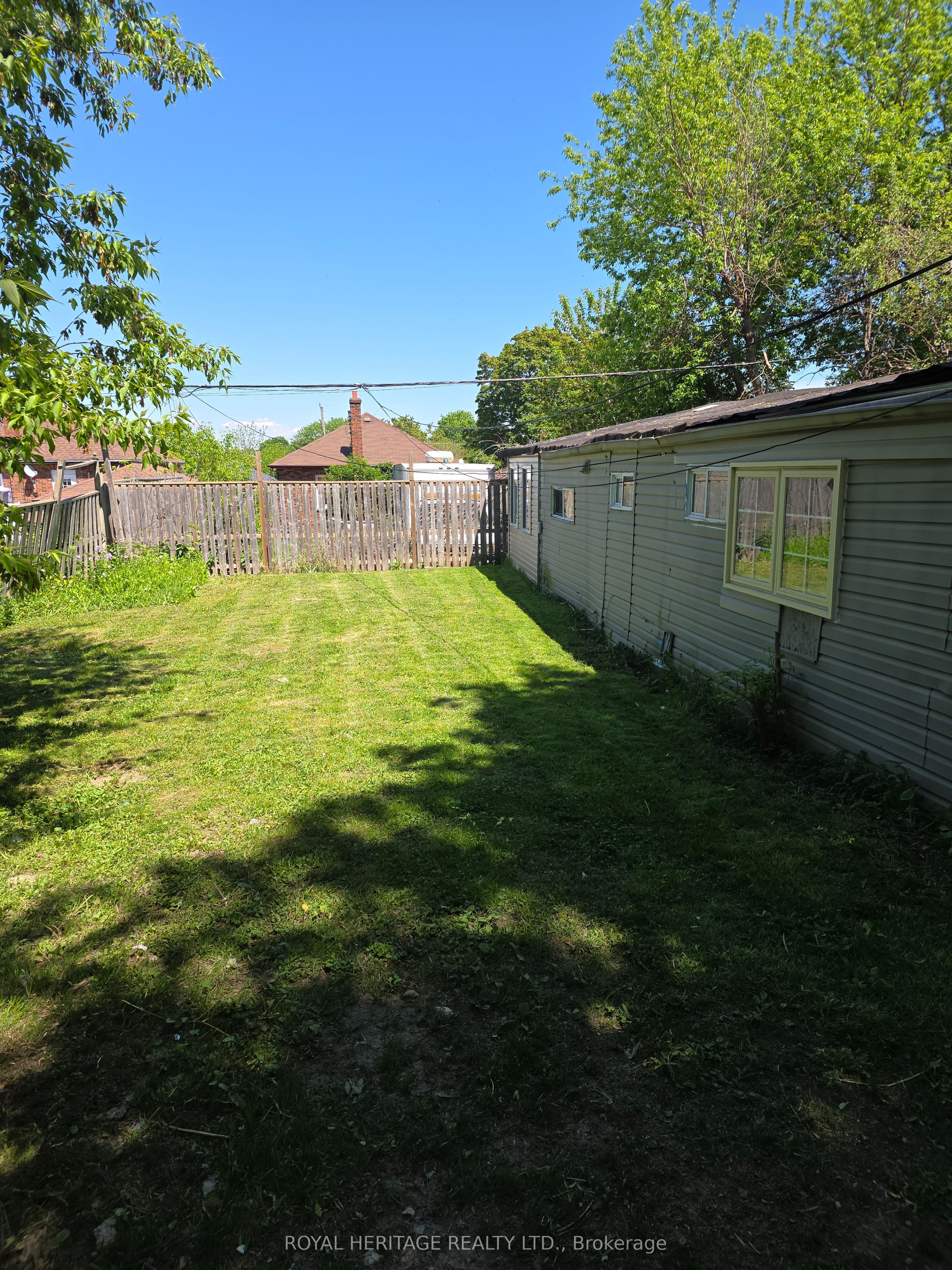 197 Verdun Road, Oshawa, ON L1H 5T1 photo 2