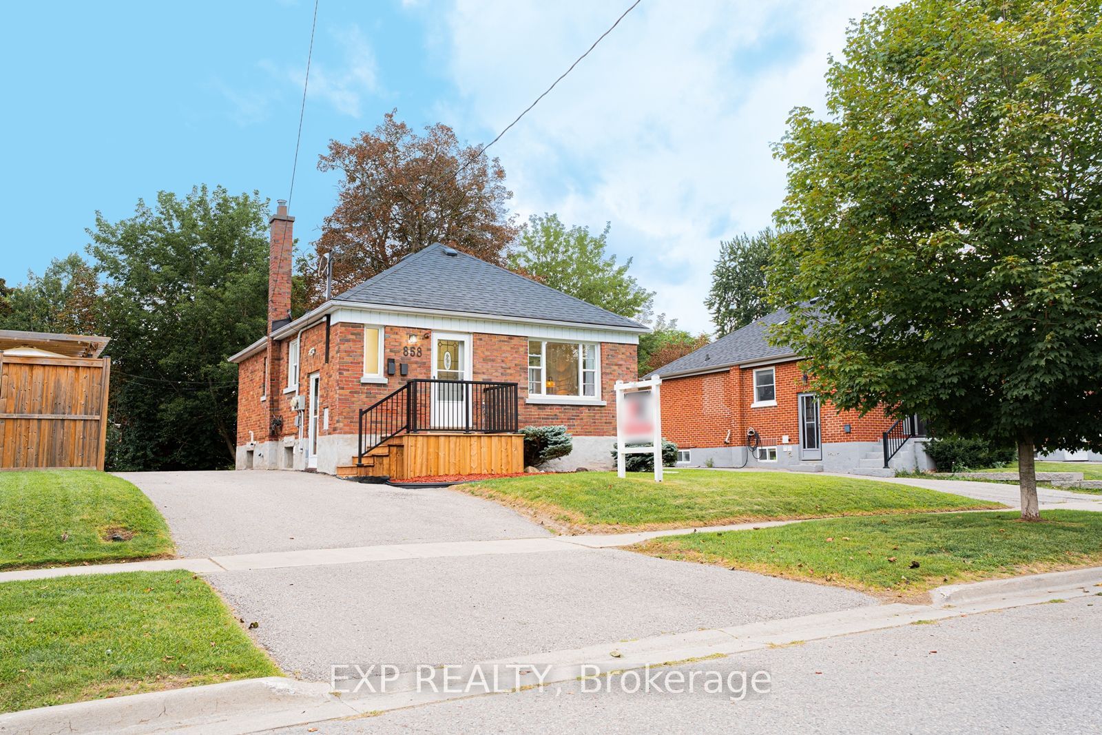 858 Grierson Street, Oshawa, ON L1G 5J9 photo 2
