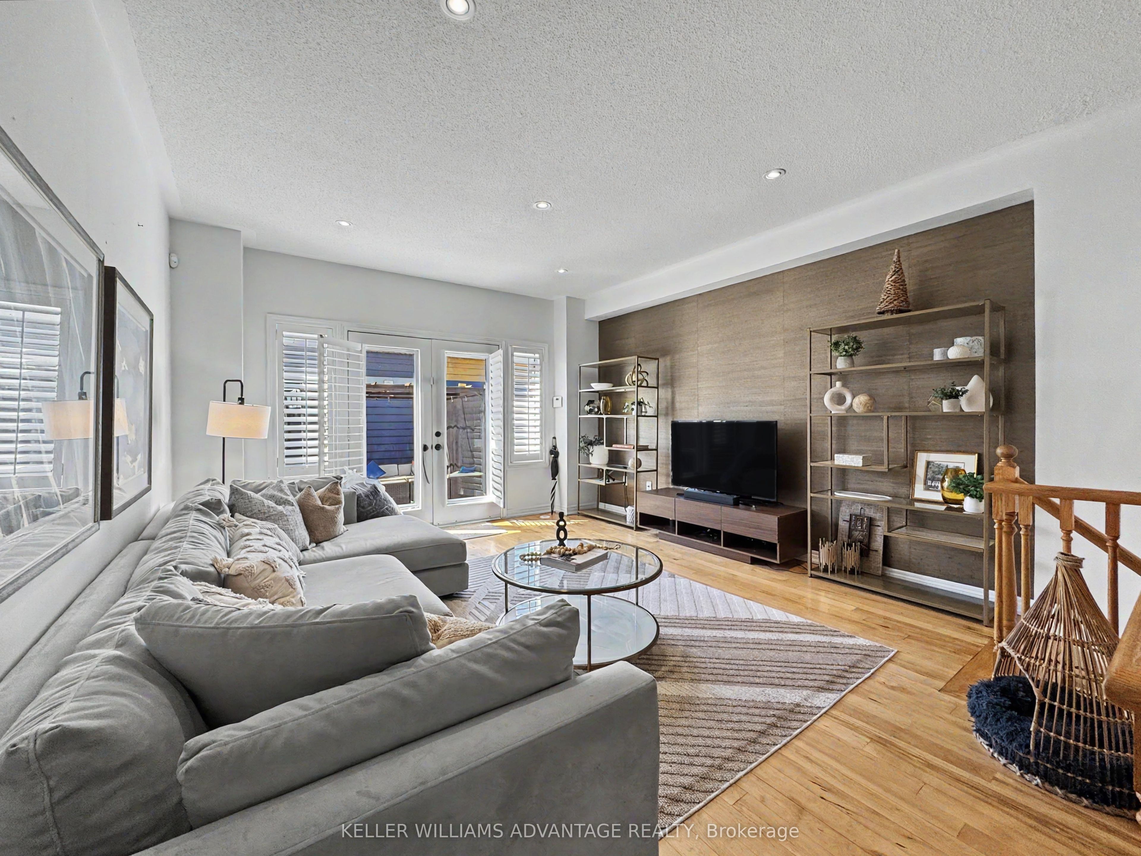 78 Woodbine Avenue, Toronto, ON M4L 2A2 photo 4