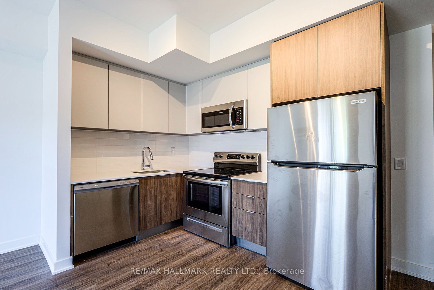 37 Danforth Road 357, Toronto, ON M1L 0J6 photo 2
