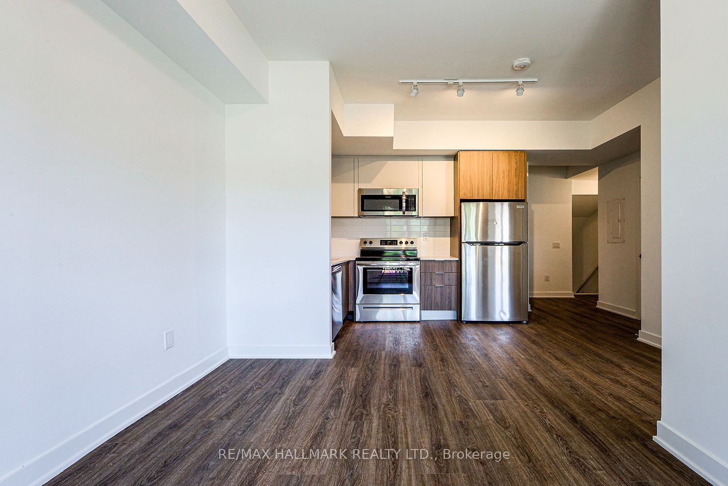 37 Danforth Road 357, Toronto, ON M1L 0J6 photo 3