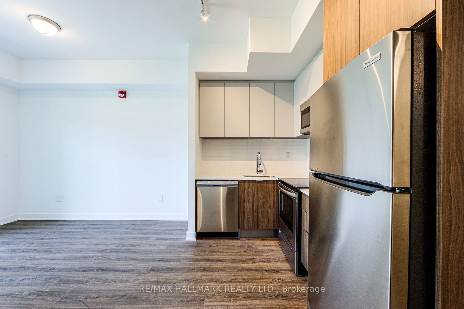 37 Danforth Road 357, Toronto, ON M1L 0J6 photo 4