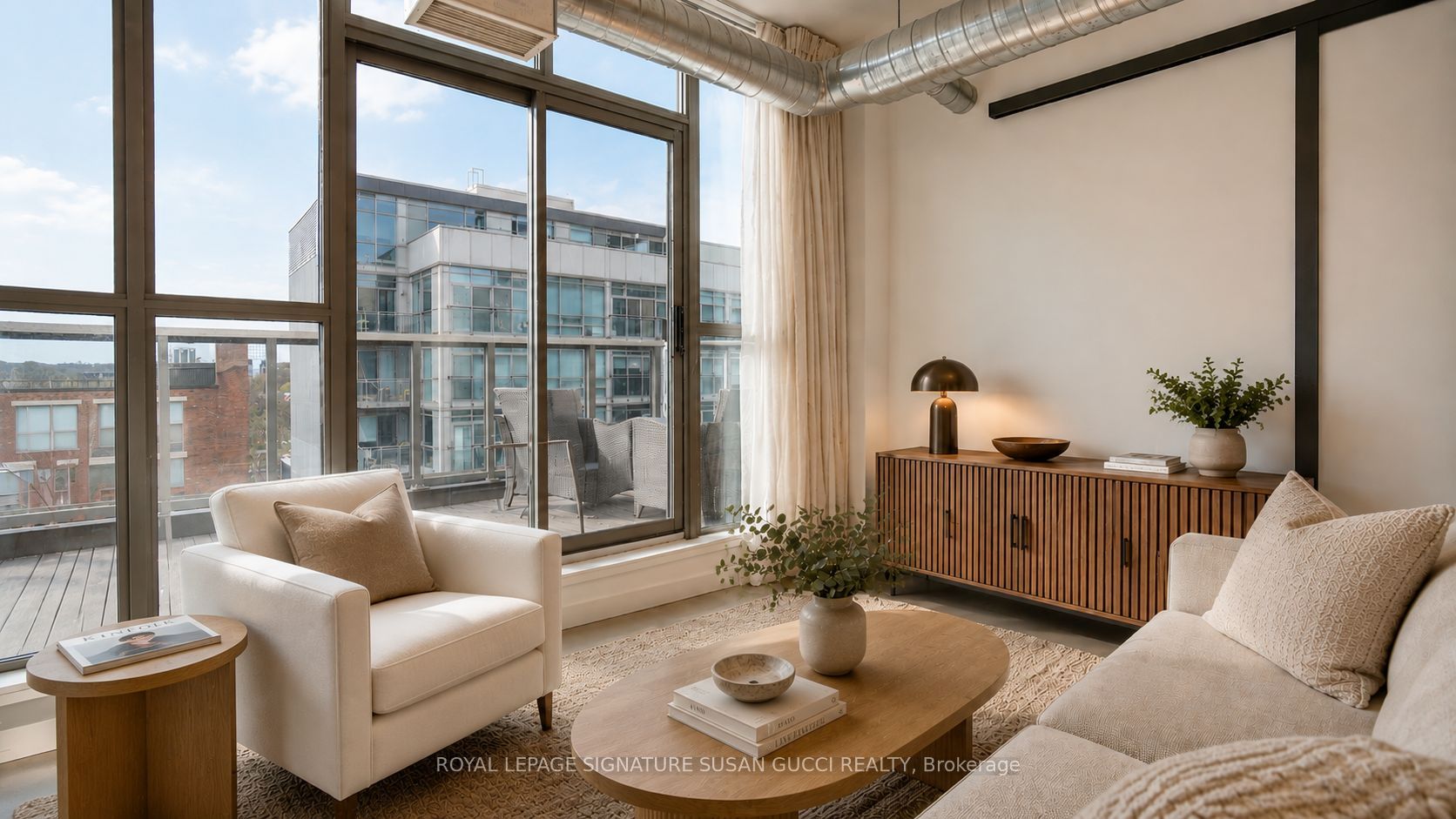 625 Queen Street E 610, Toronto, ON M4M 1G7 photo 2