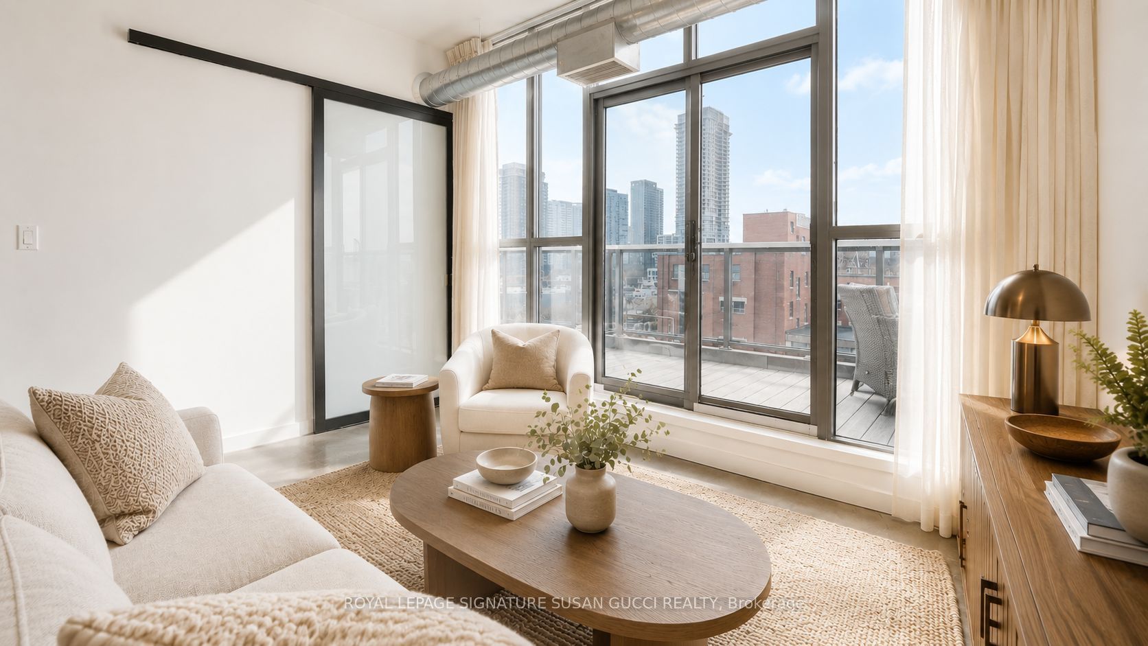 625 Queen Street E 610, Toronto, ON M4M 1G7 photo 3