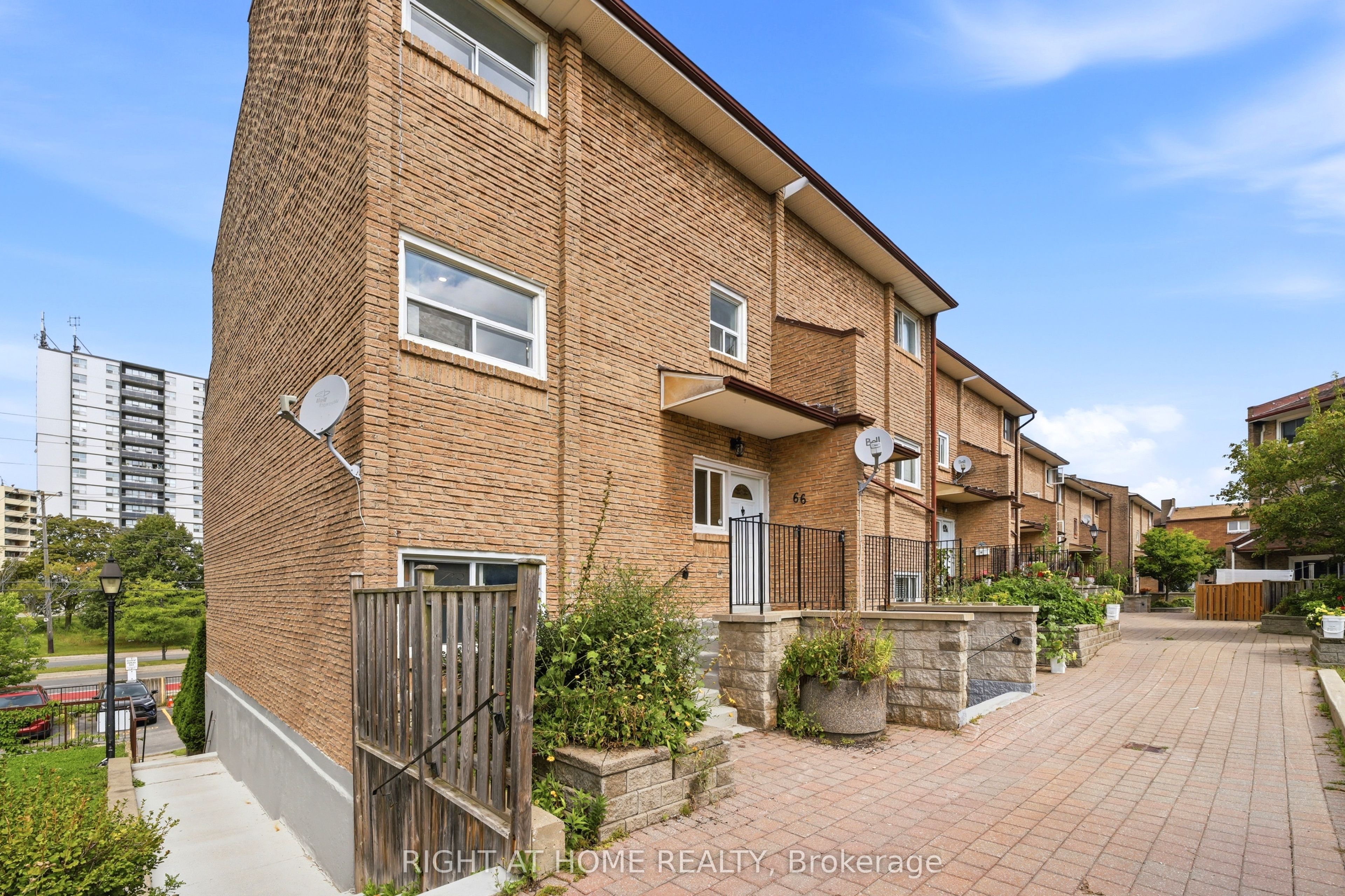 91 Muir Drive 66, Toronto, ON M1M 3T7
