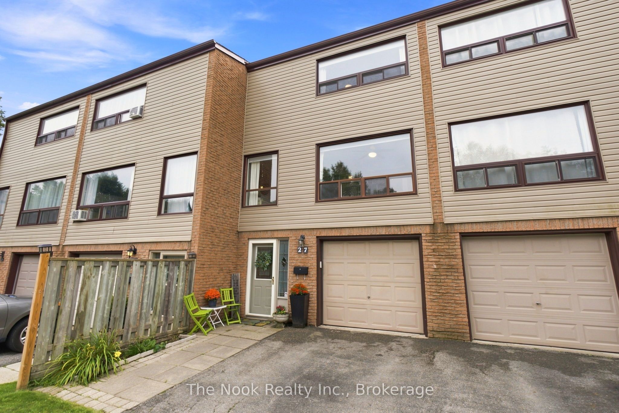 27 The Bridle Path, Clarington, ON L1C 3W1 photo 2