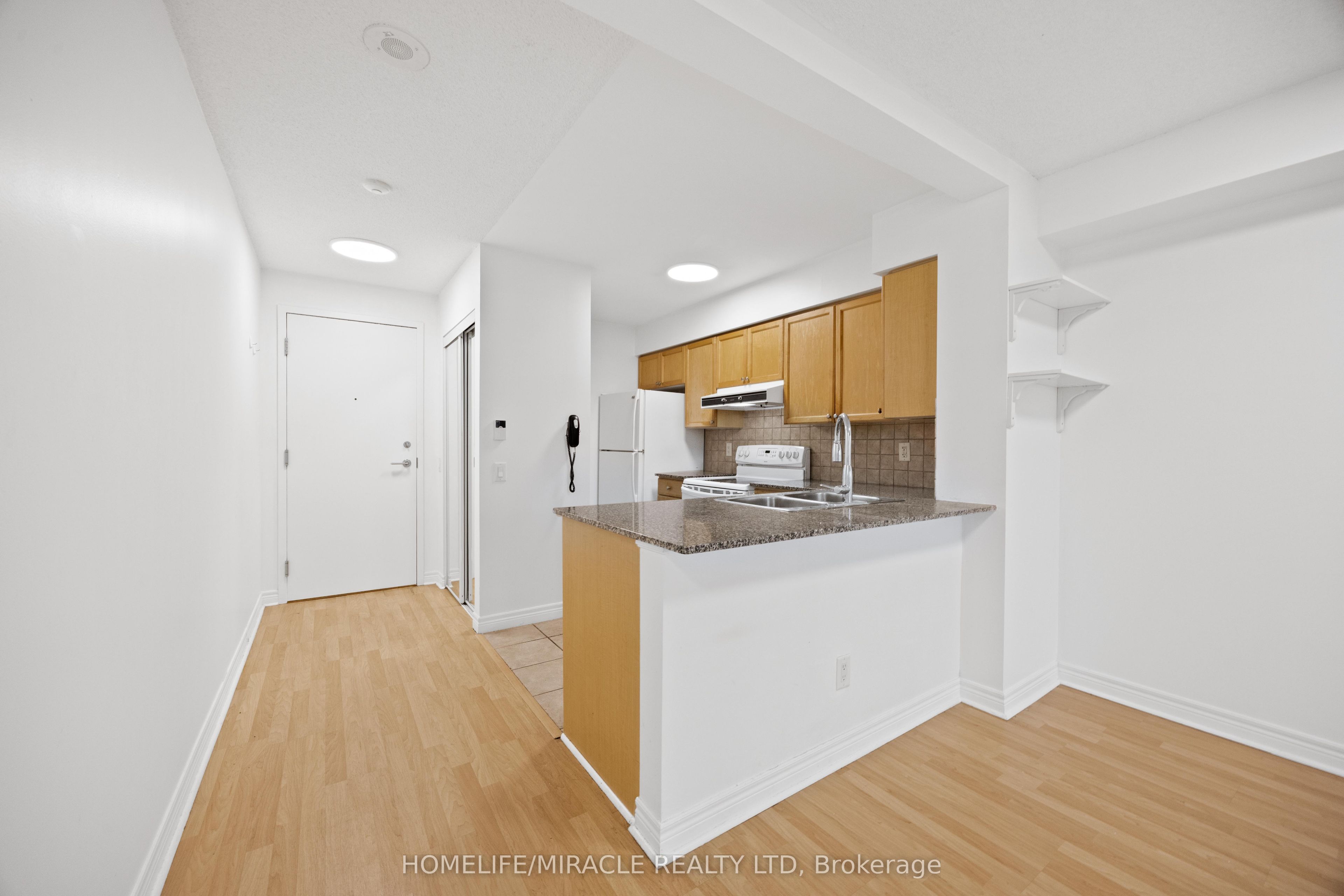 83 Borough Drive 410, Toronto, ON M1P 5E4 photo 3