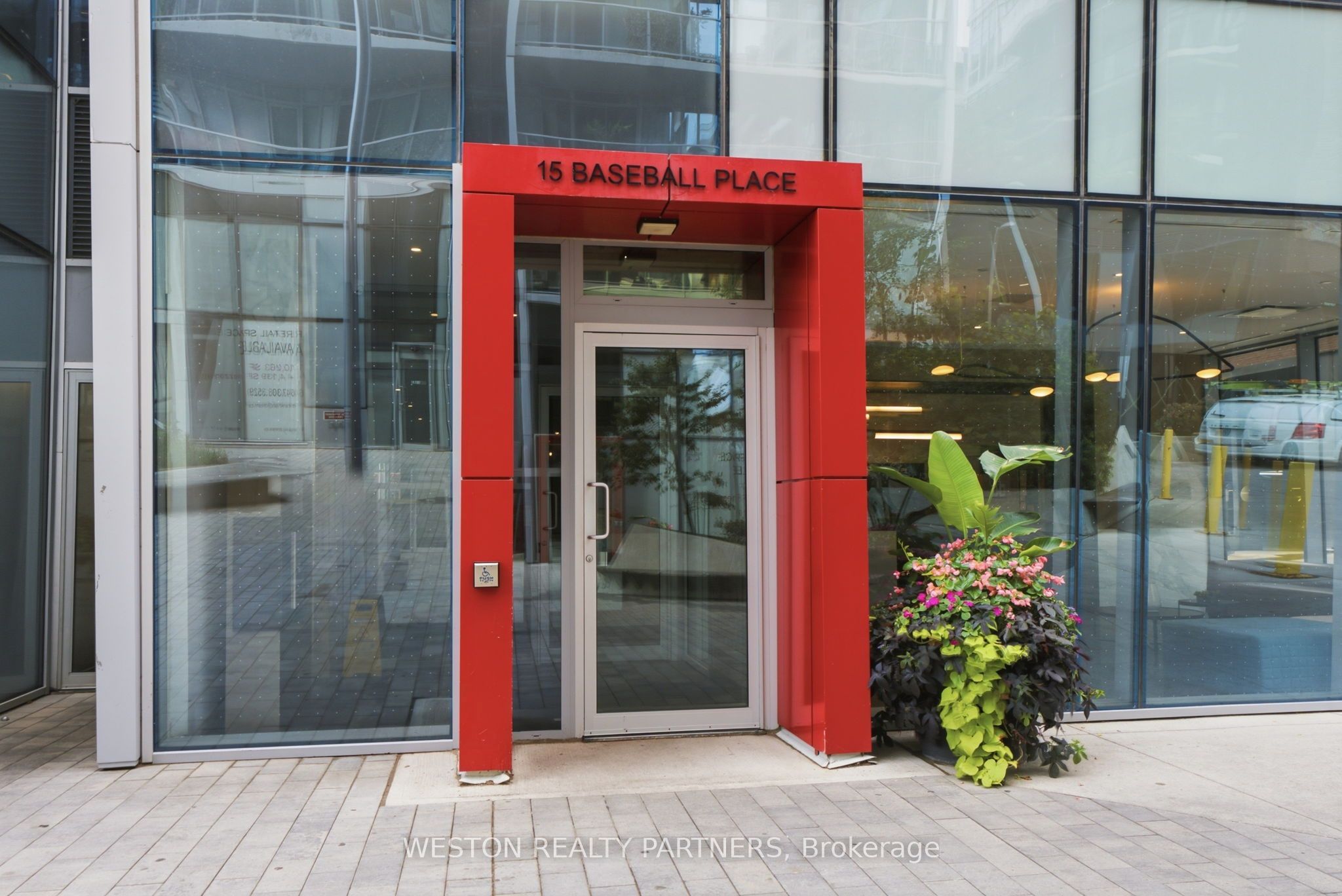 15 Baseball Place 1607, Toronto, ON M4M 0E6 photo 2