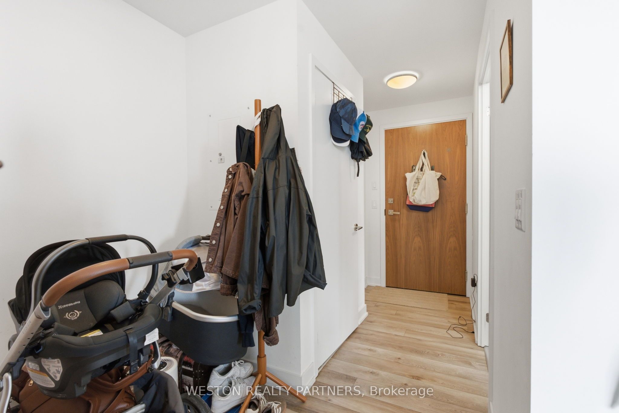15 Baseball Place 1607, Toronto, ON M4M 0E6 photo 5