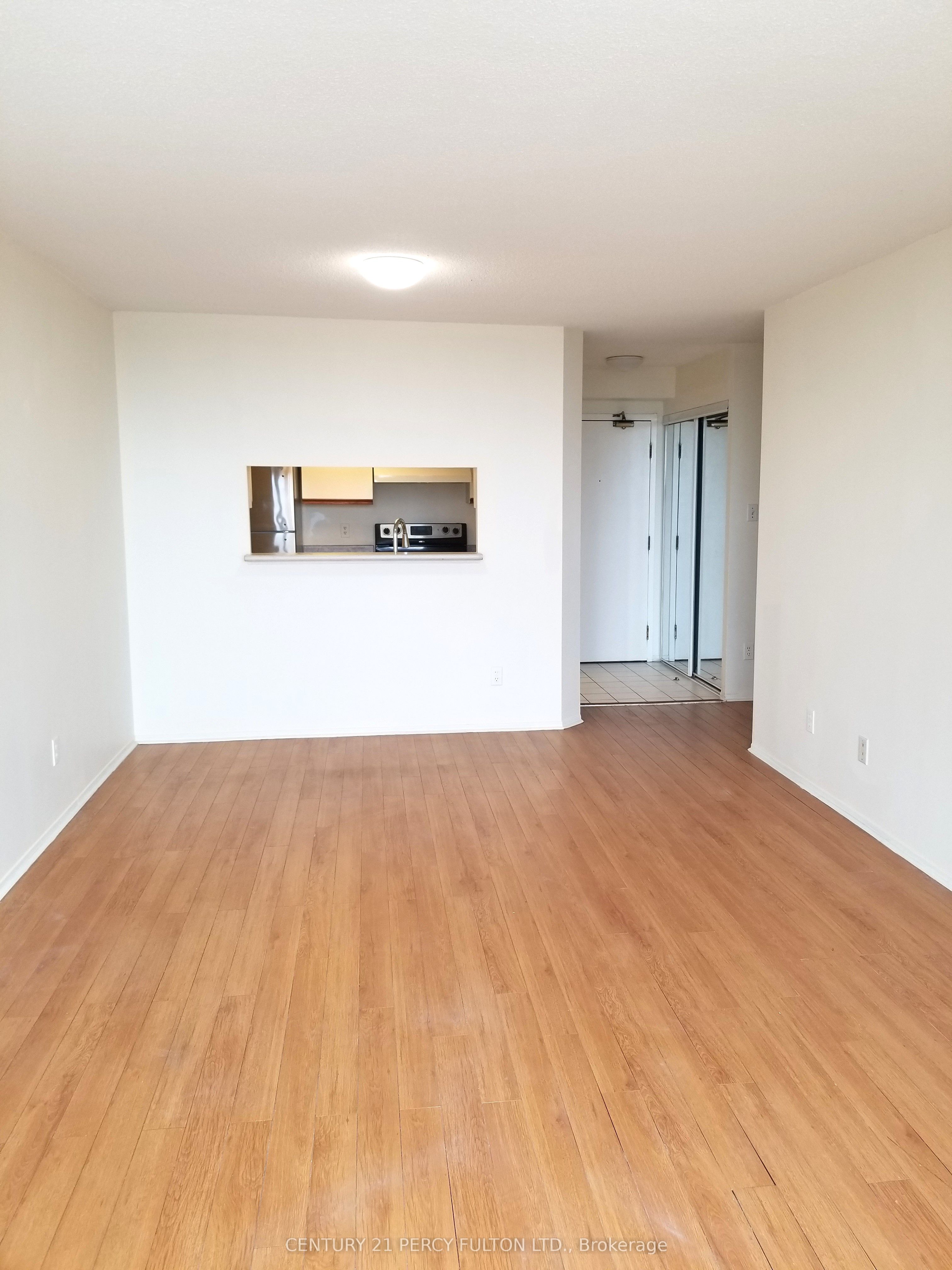 1470 Midland Avenue 1207, Toronto, ON M1P 4Z4 photo 2