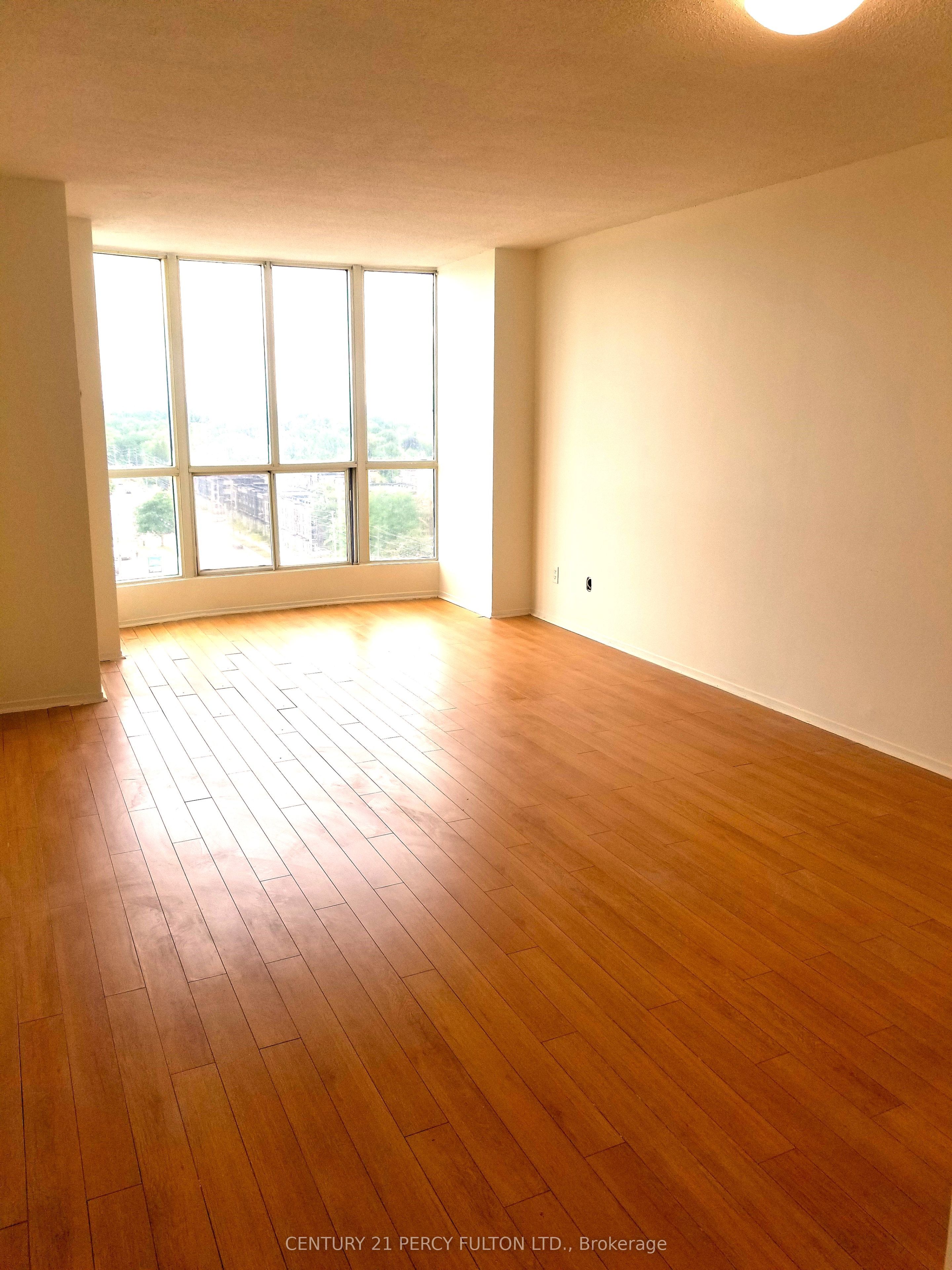 1470 Midland Avenue 1207, Toronto, ON M1P 4Z4 photo 3