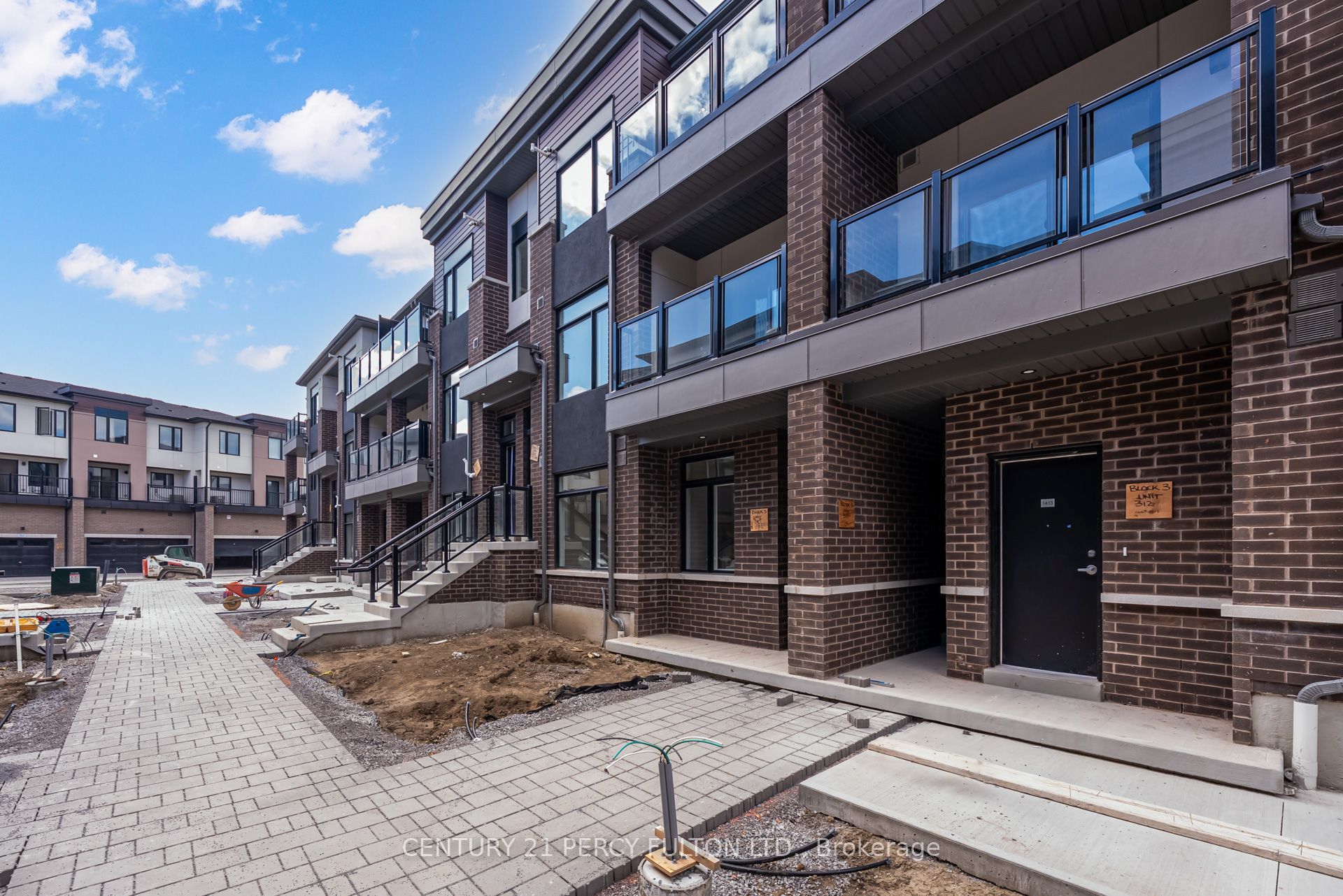 1695 Dersan Street 1410, Pickering, ON L1X 0S9 photo 2