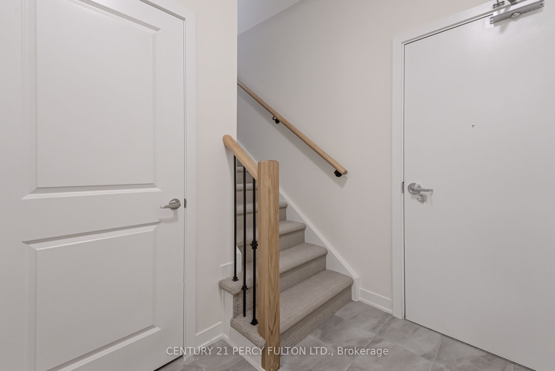 1695 Dersan Street 1410, Pickering, ON L1X 0S9 photo 4