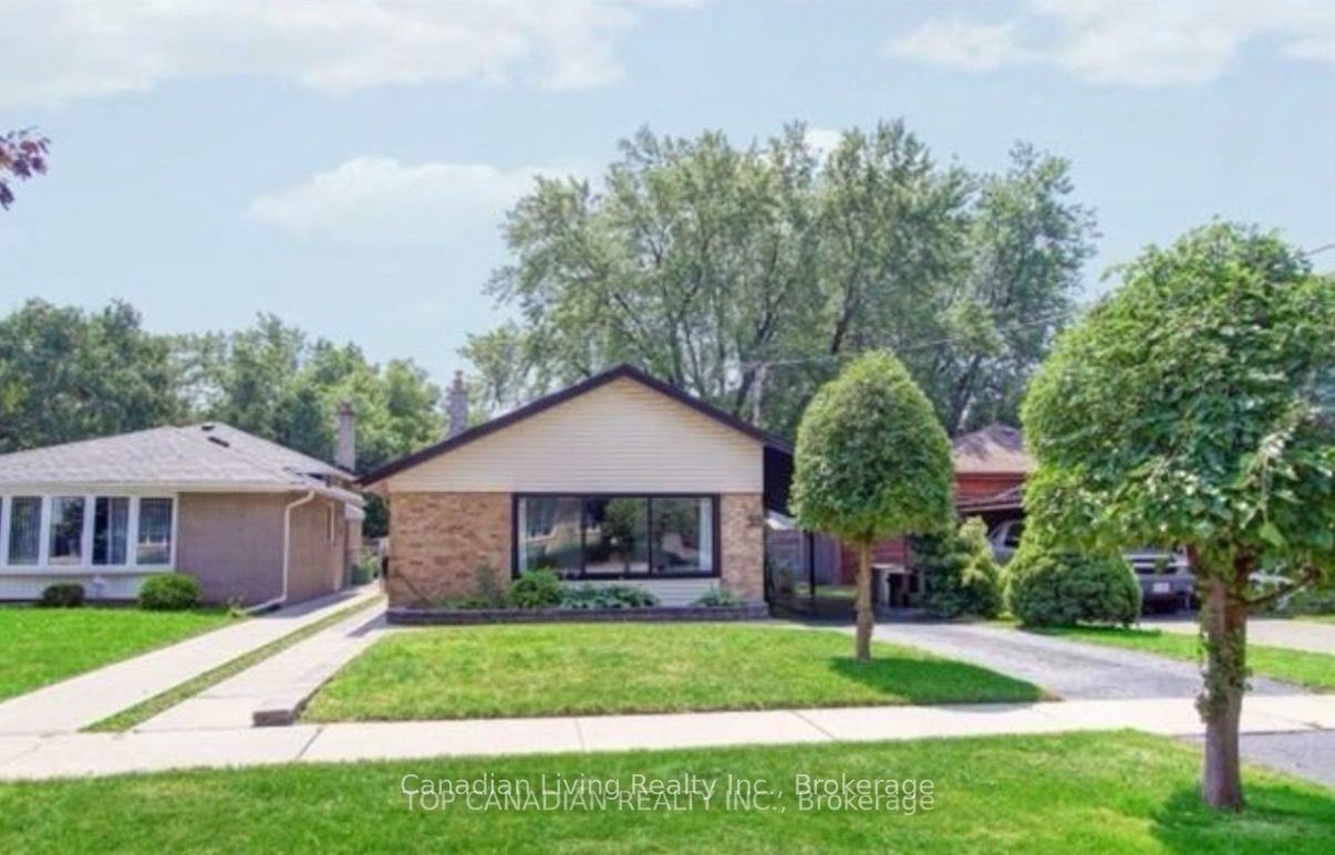 53 flintrdige Road, Toronto, ON M1P 1C4