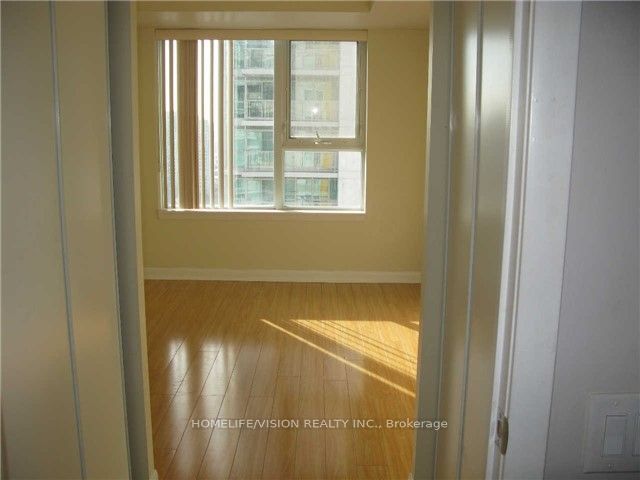 25 Town Centre Court 2708, Toronto, ON M1P 0B4 photo 3