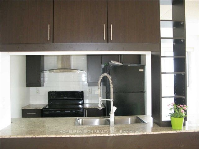 25 Town Centre Court 2708, Toronto, ON M1P 0B4 photo 4