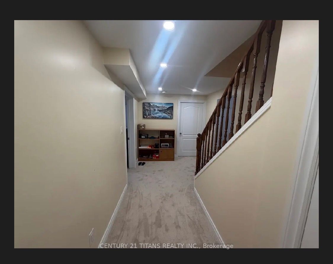 17 Hania Terrace Basement, Toronto, ON M1C 4Z9 photo 2