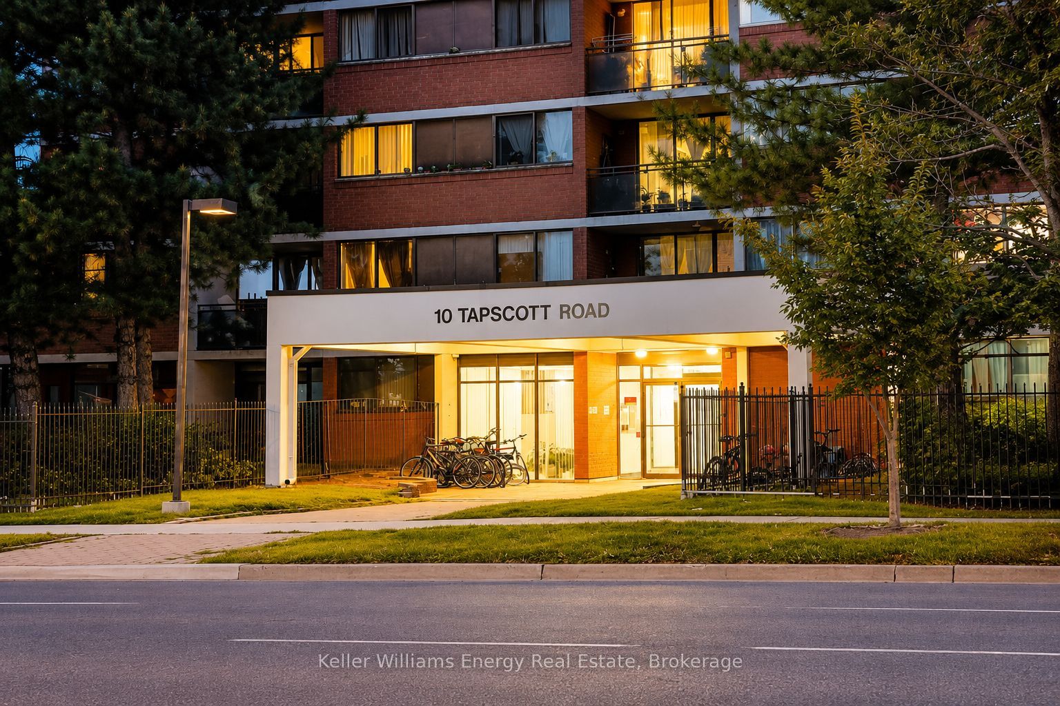 10 Tapscott Road 813, Toronto, ON M1B 3L9 photo 2