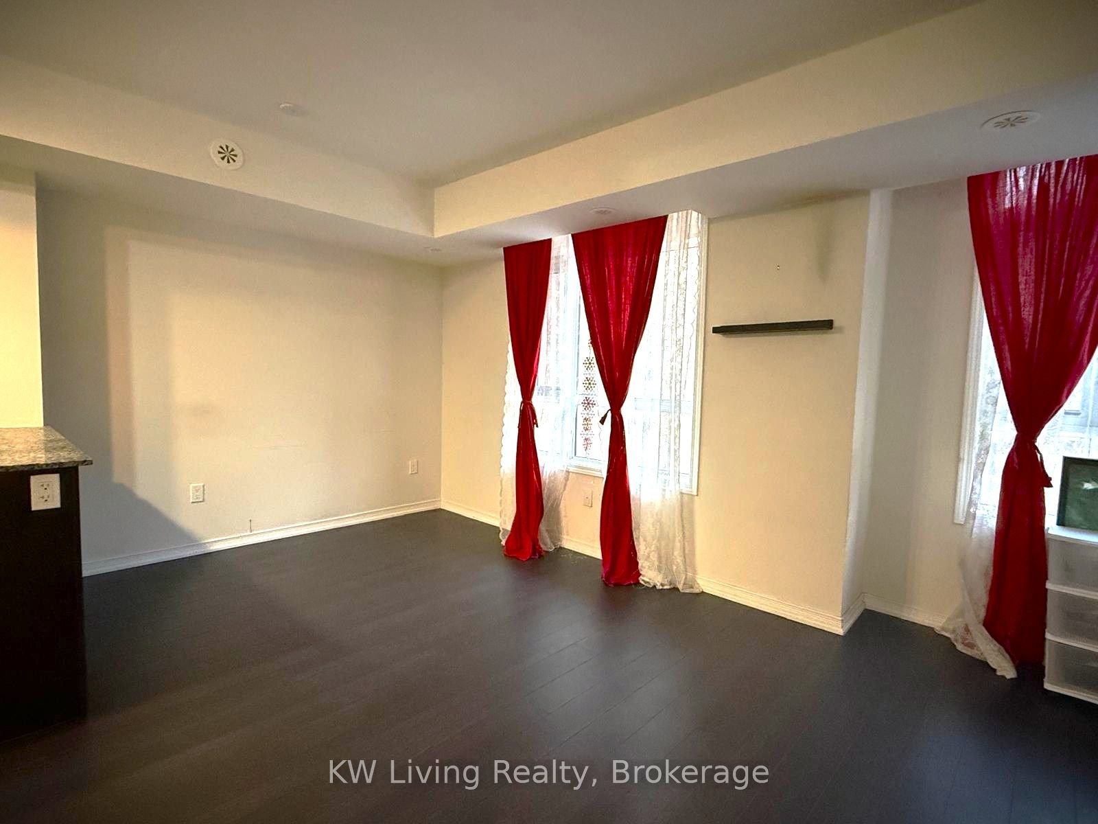 1070 Progress Avenue 304, Toronto, ON M1B 0C5 photo 4