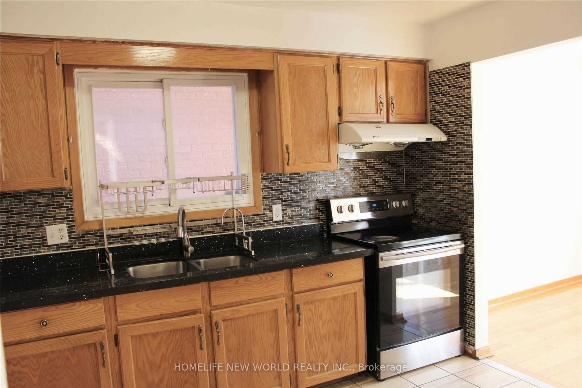 31 Rainthorpe Crescent, Toronto, ON M1W 3S6 photo 3